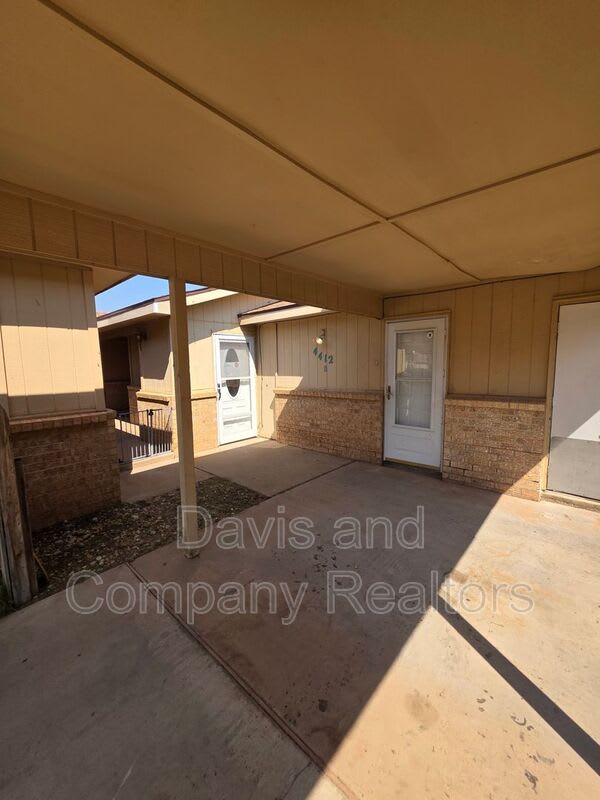 4412 St. Andrews Dr – photo 2
