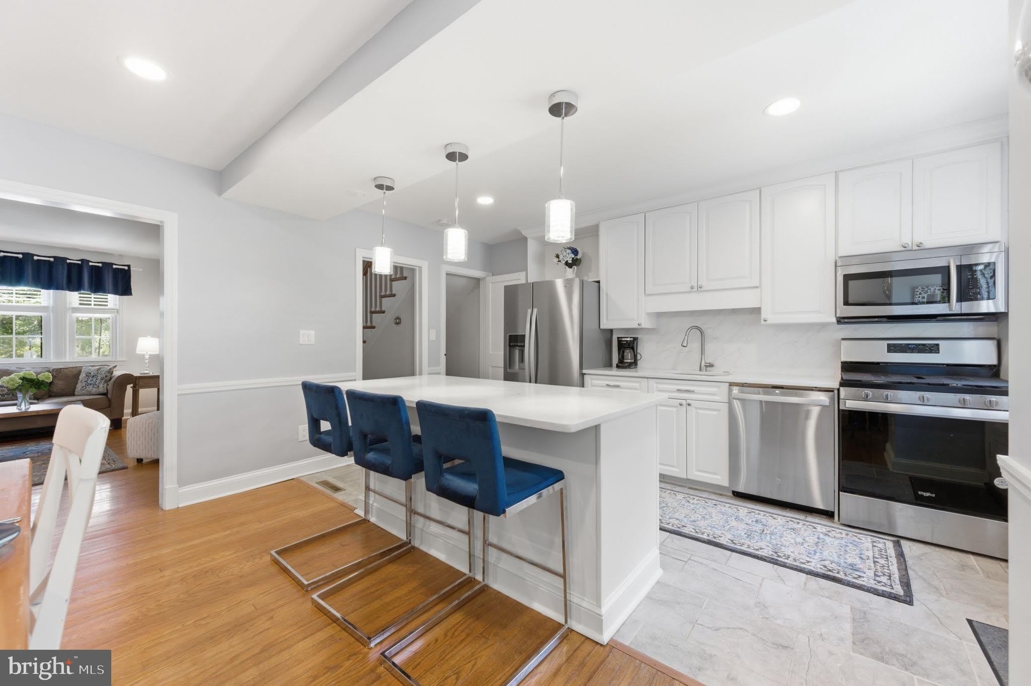 6467 BLENHEIM Road – photo 2