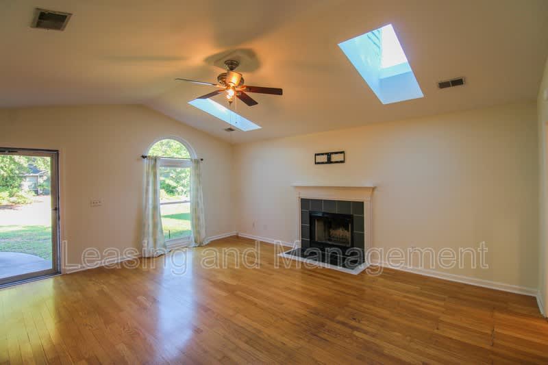 1240 Llewellyn Road – photo 3