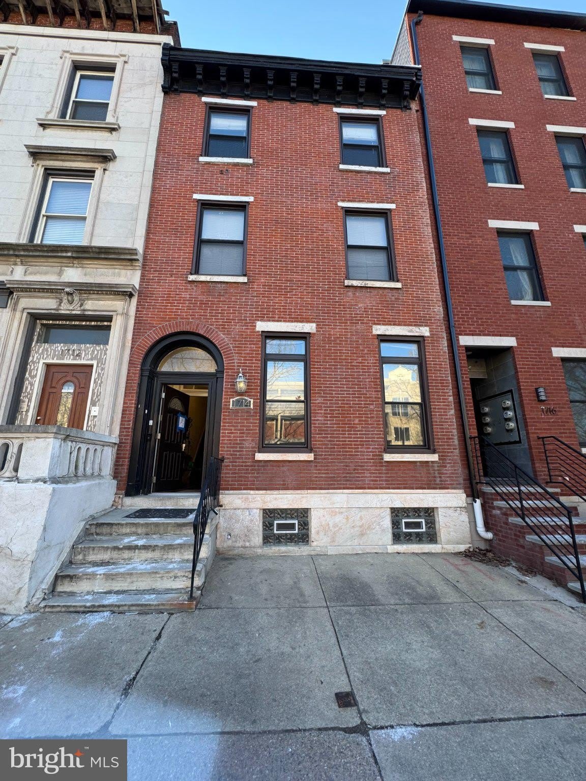 1714 W GIRARD Avenue – photo 1