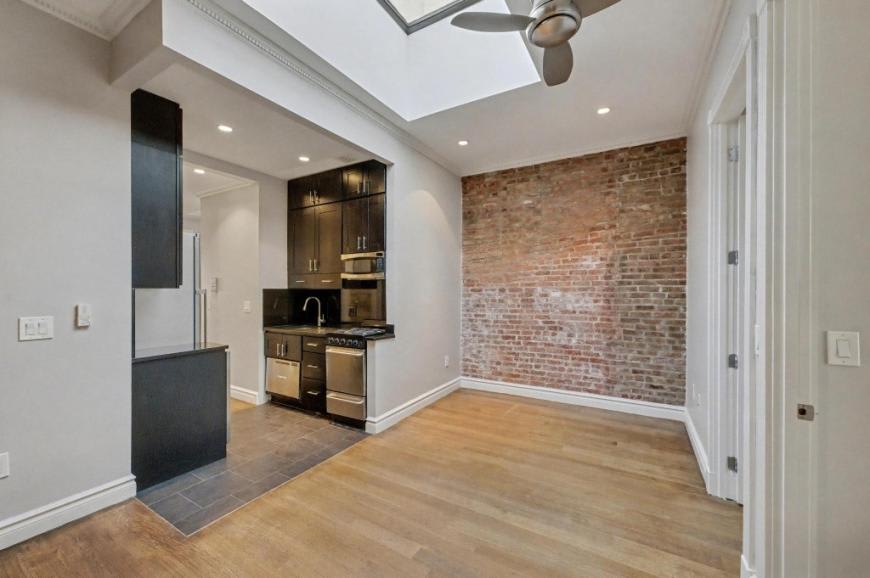 424 West 51st Street – photo 2