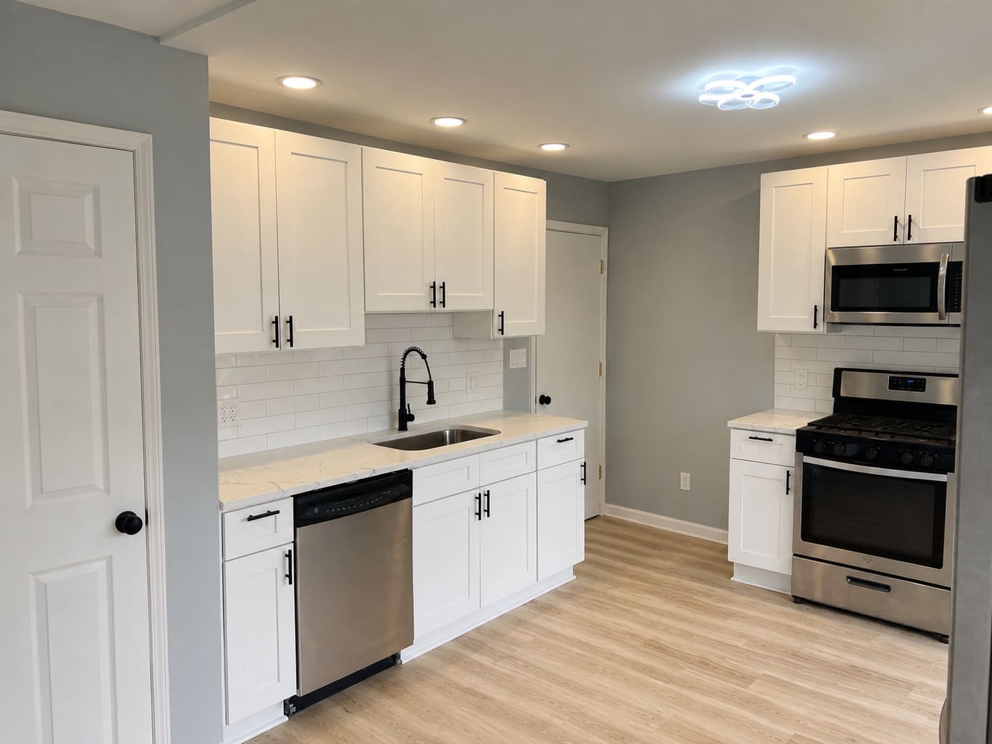 Spacious 3-Bedroom South Euclid Home with Attached Garage – photo 3