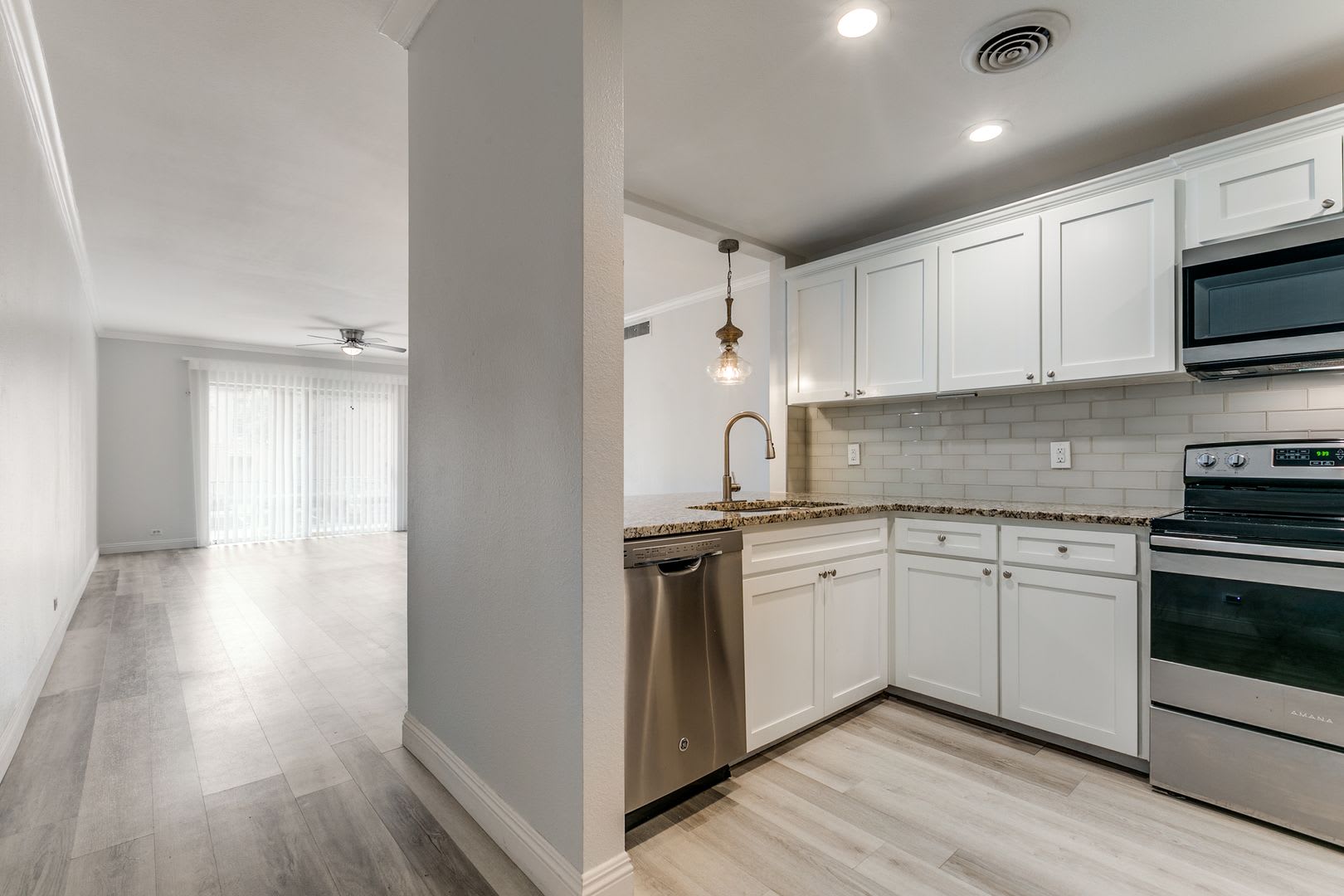 RENOVATED 3-BEDROOM CONDO AT CHATEAU DIJON – photo 3