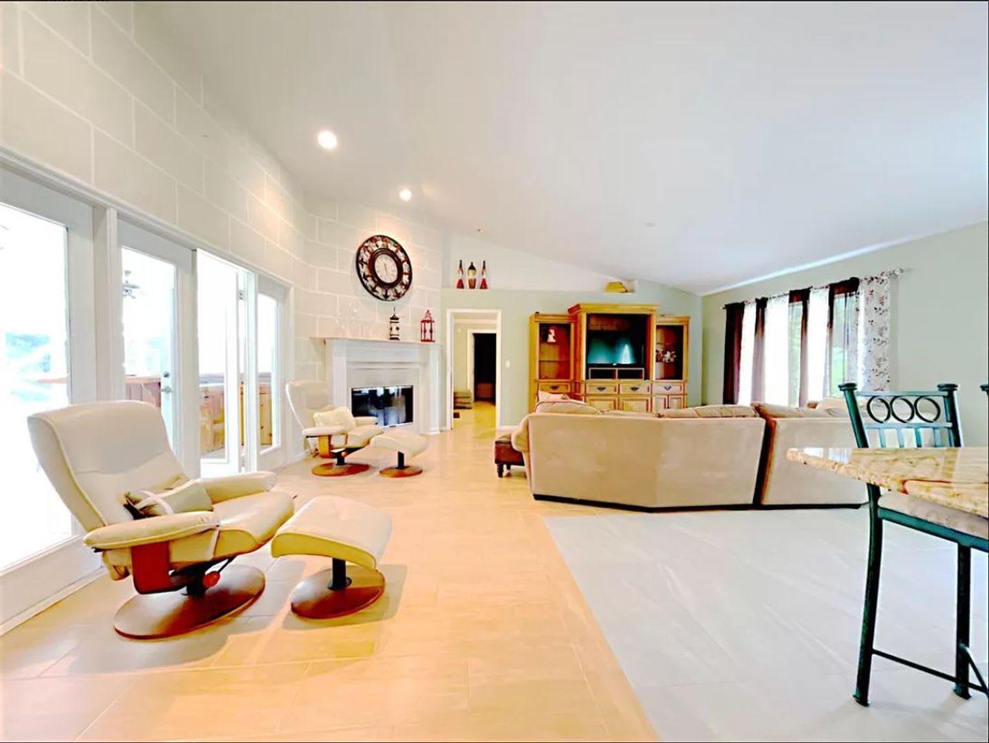 Room to Roam: 5BR/3.5BA Pool Home with Mother-in-Law Suite – photo 3