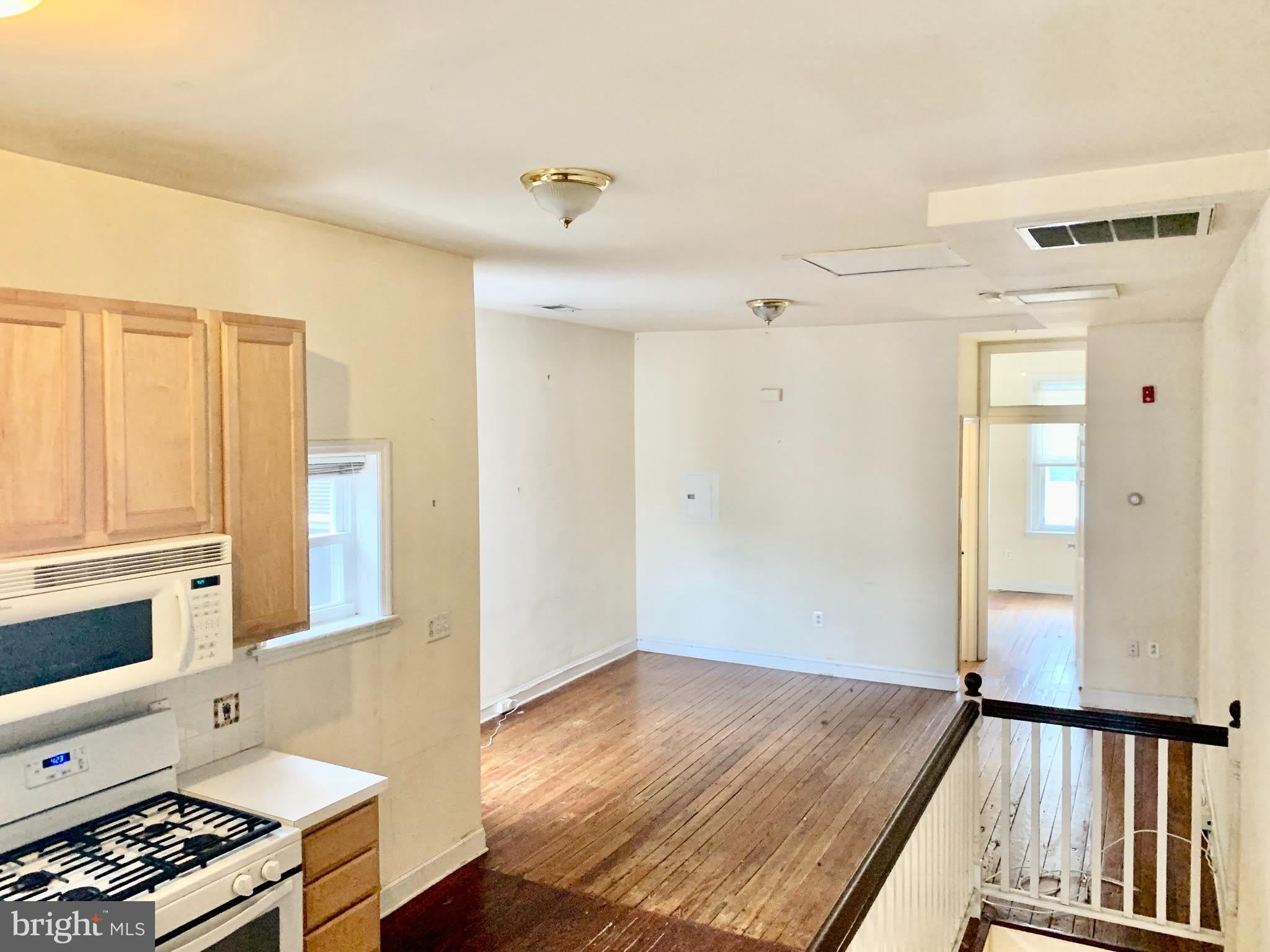 4217 Ridge Avenue – photo 3