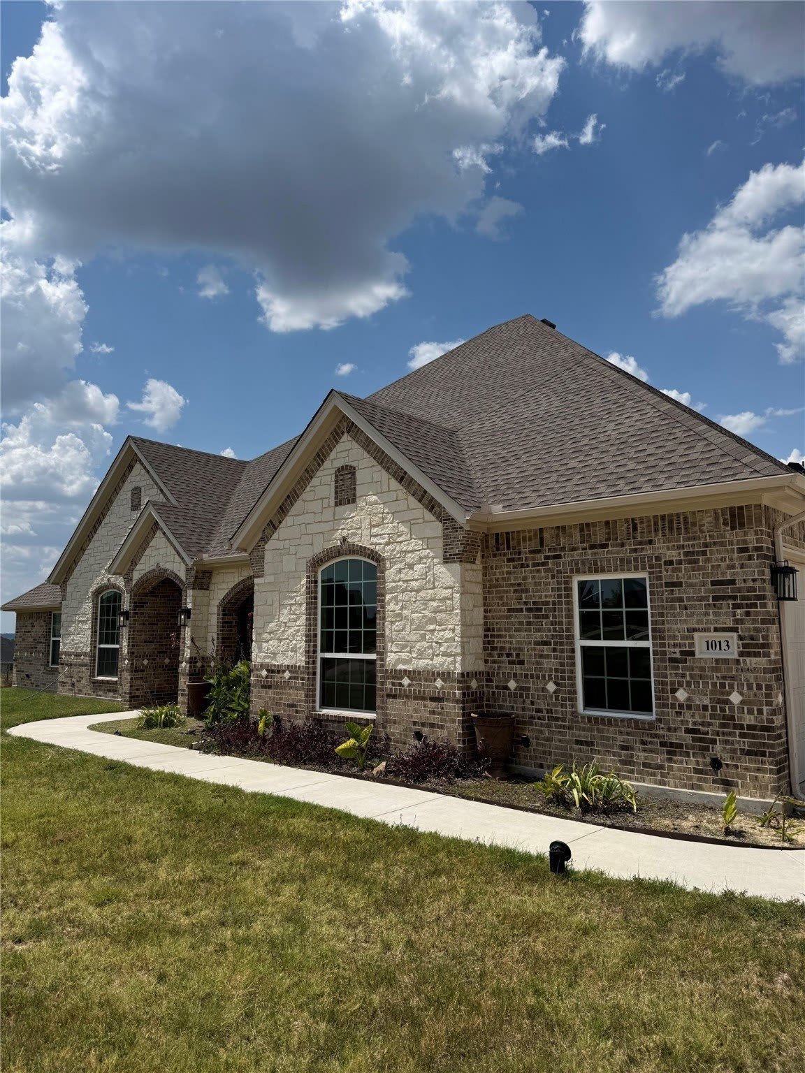 1013 Sky Court – photo 2