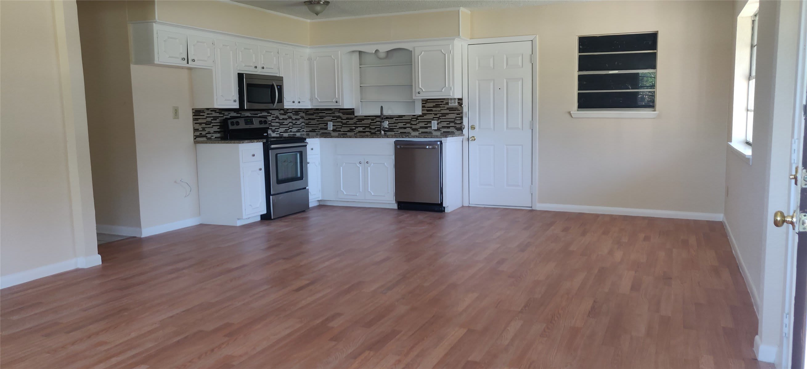 101 S Quinlan Street – photo 2