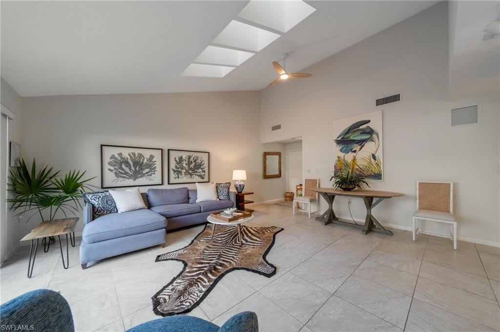878 Meadowland Dr – photo 3