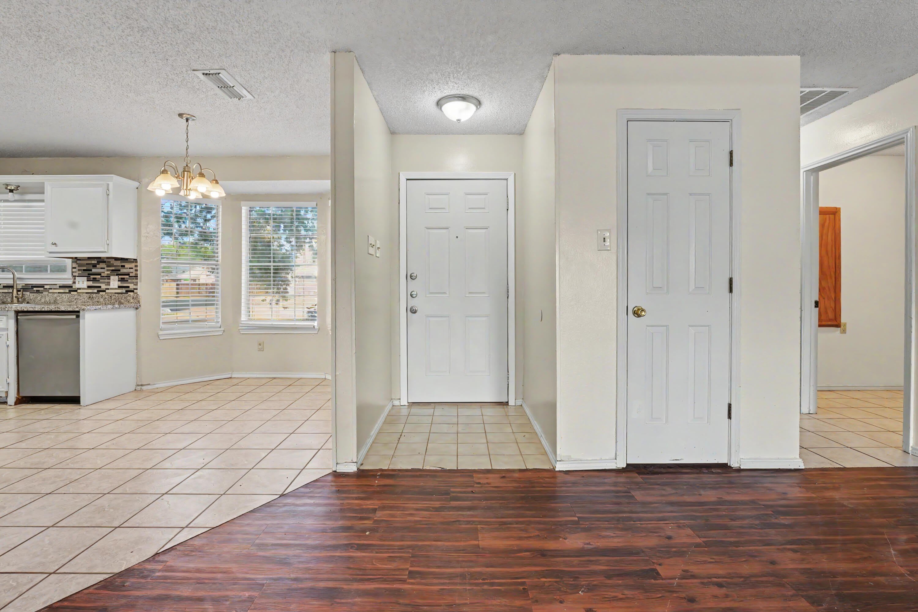 1010 Hyden Avenue – photo 3