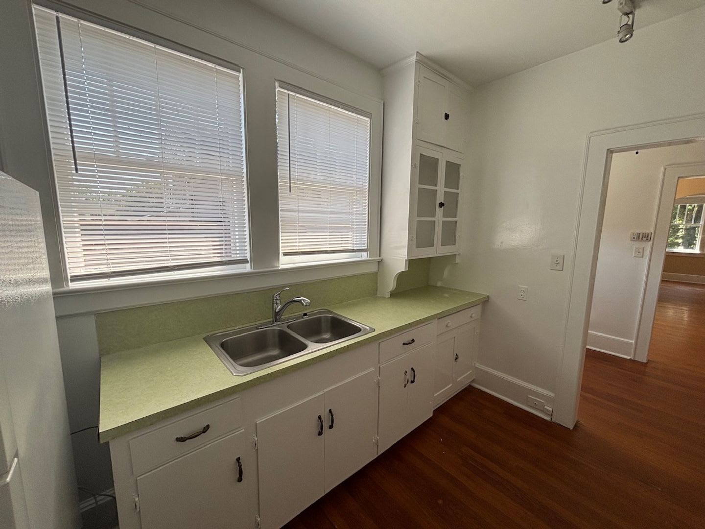 Bungalow in Earlewood – photo 5
