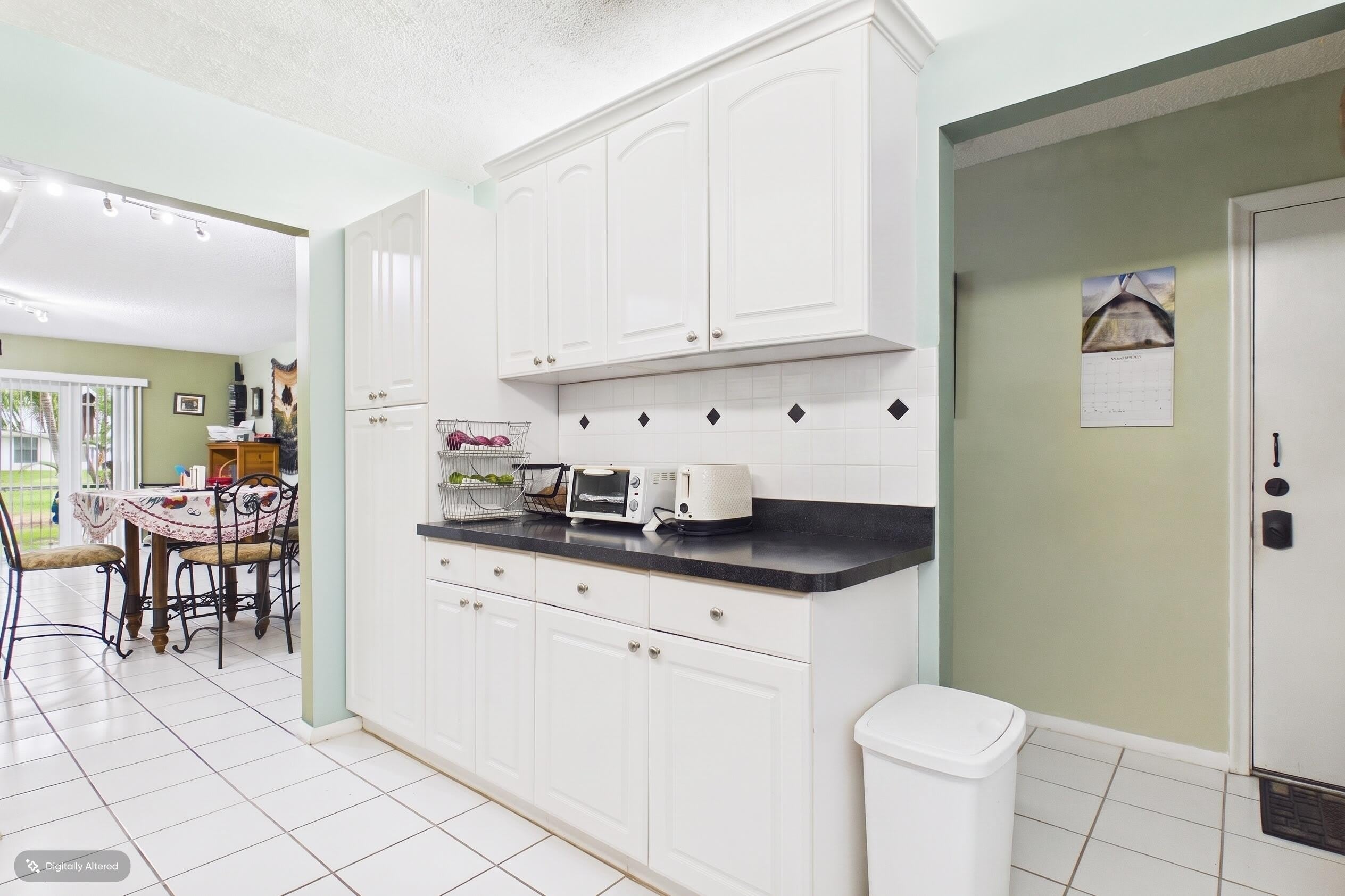 8511 OLD COUNTRY Manor – photo 5