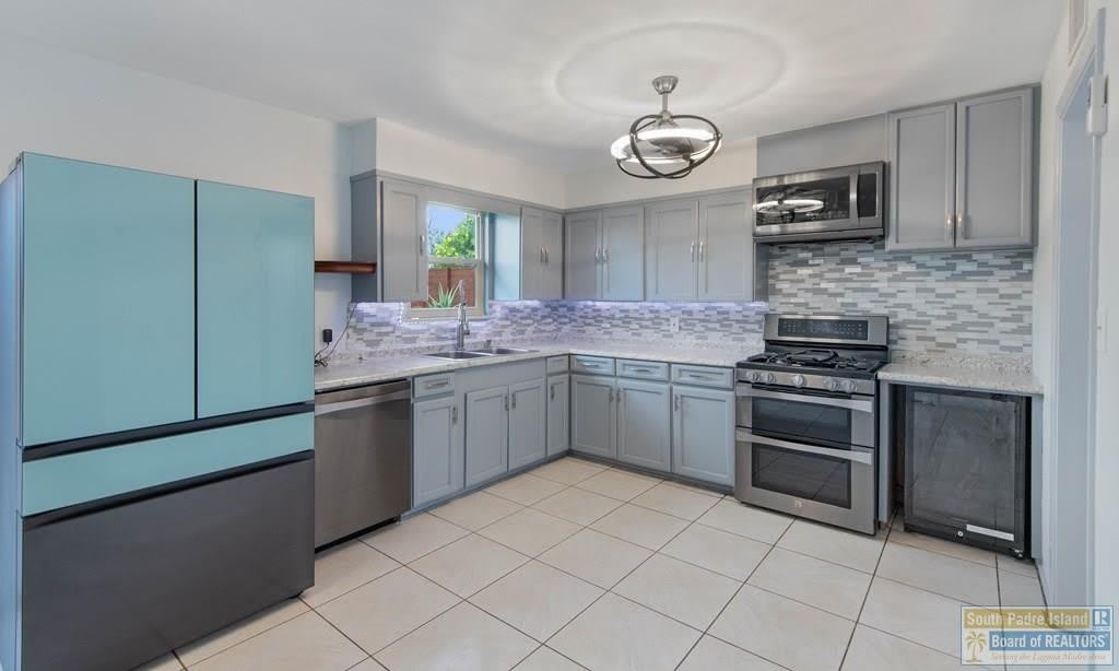 221 E Adams – photo 5