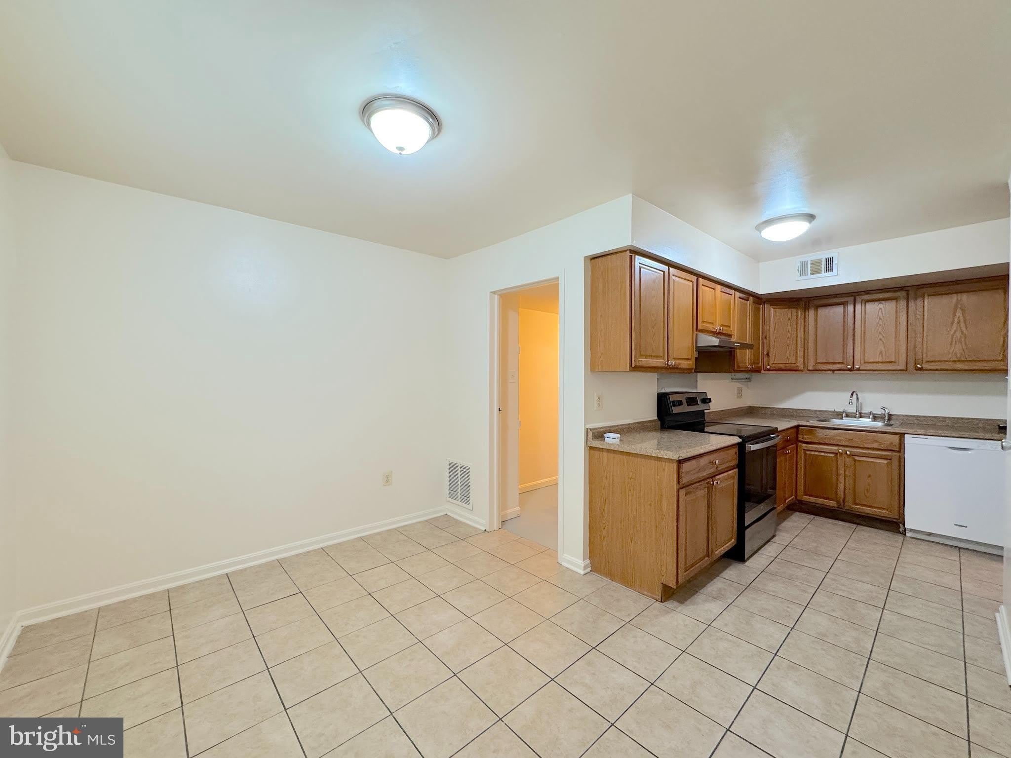 4657 LOGSDON Drive – photo 3