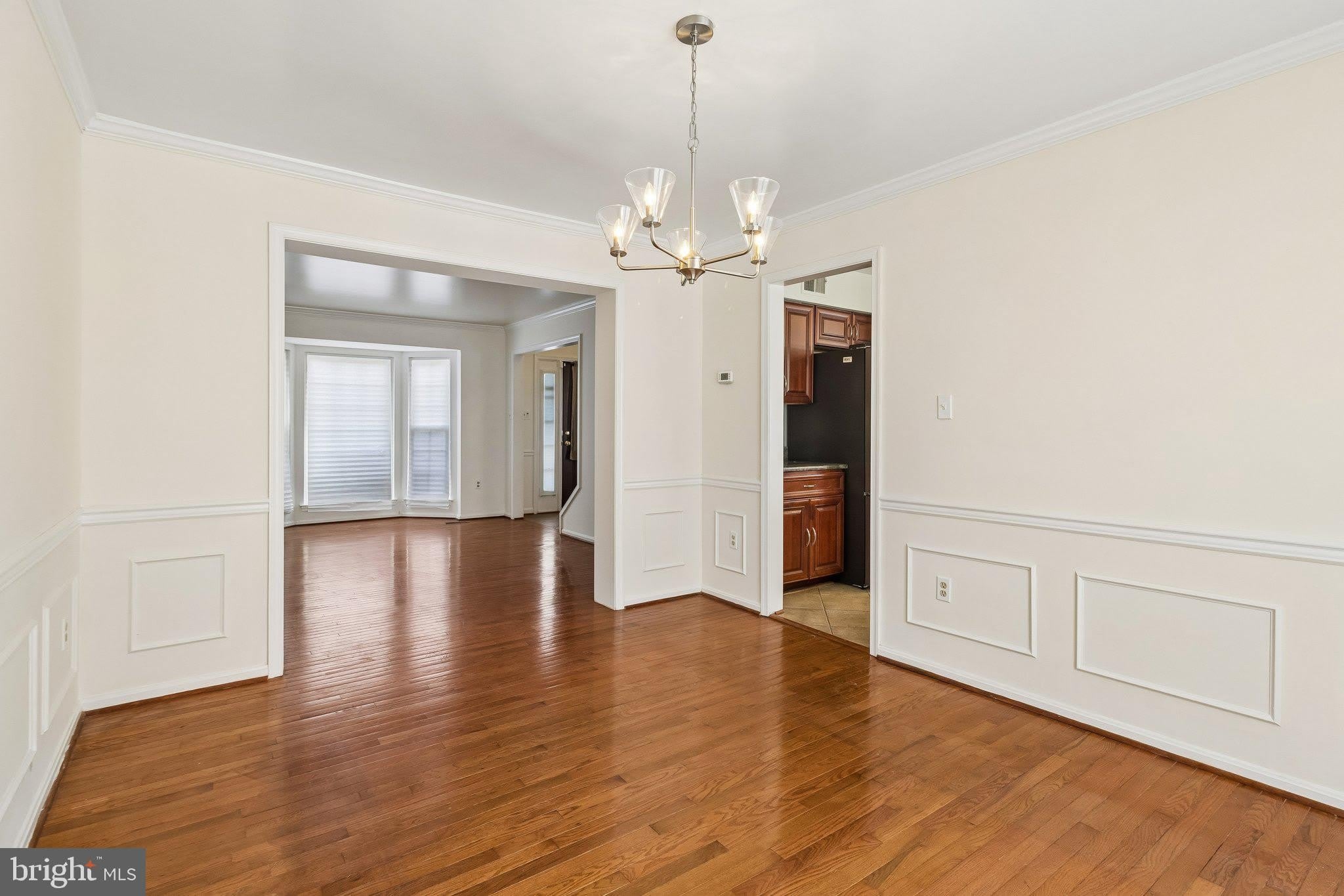 820 CHATSWORTH Drive – photo 2