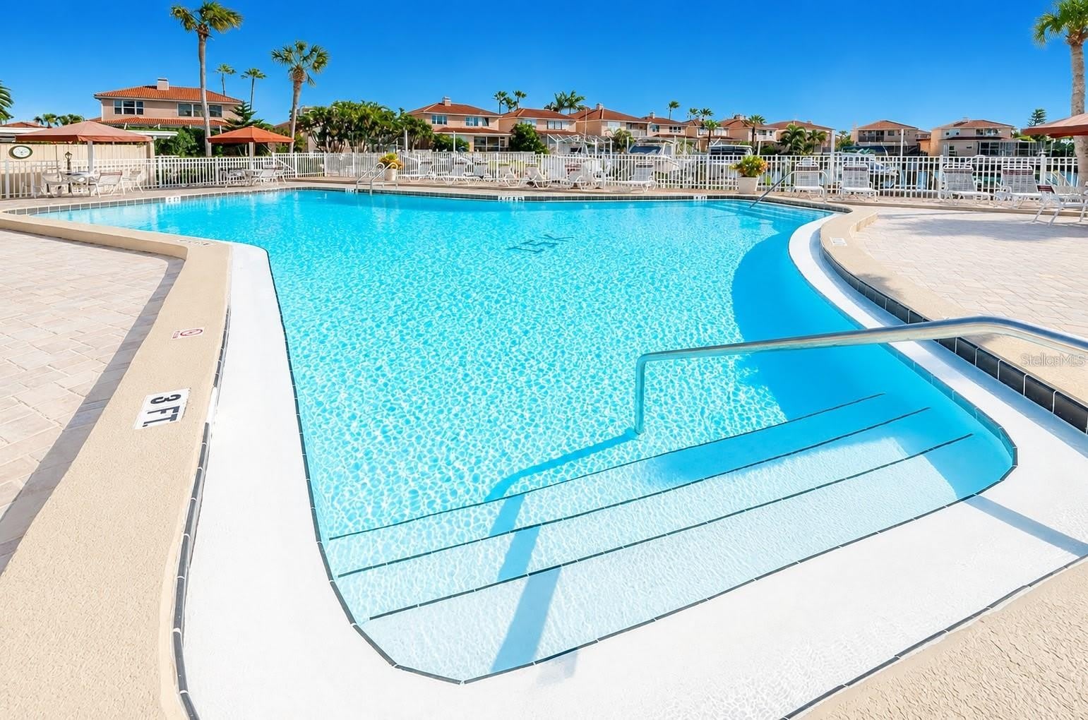 1621 GULF Boulevard – photo 3