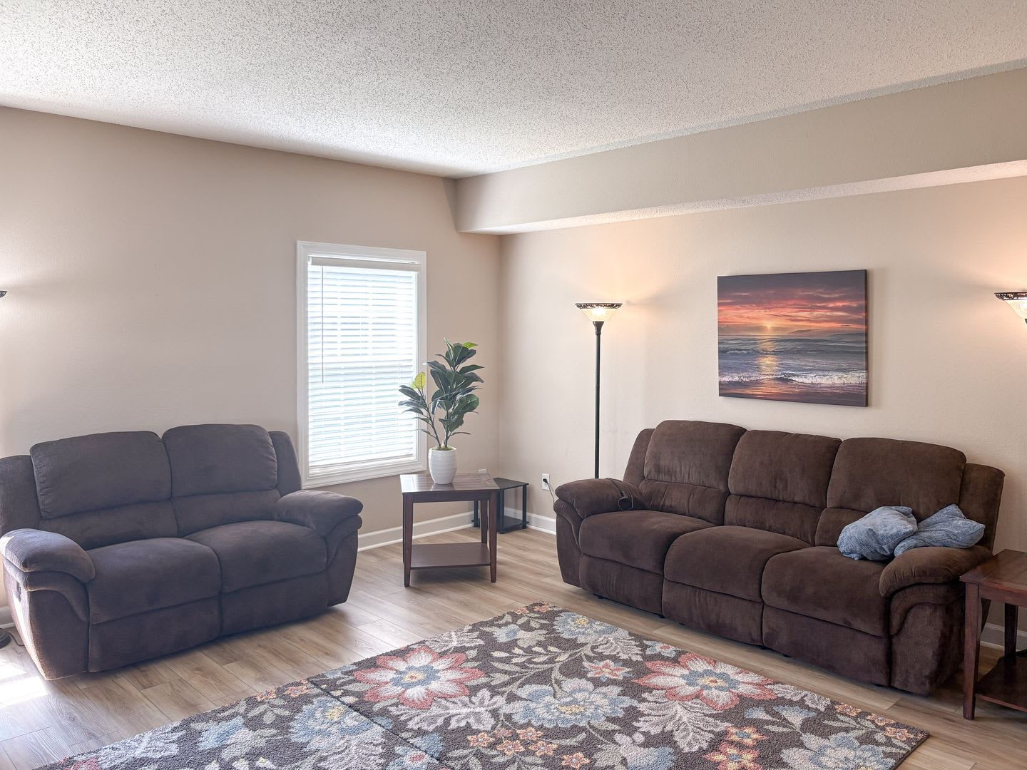 Fully Furnished 4 Bedroom Home With A Stocked Kitchen Fenced Yard And 2 Car Garage – photo 3