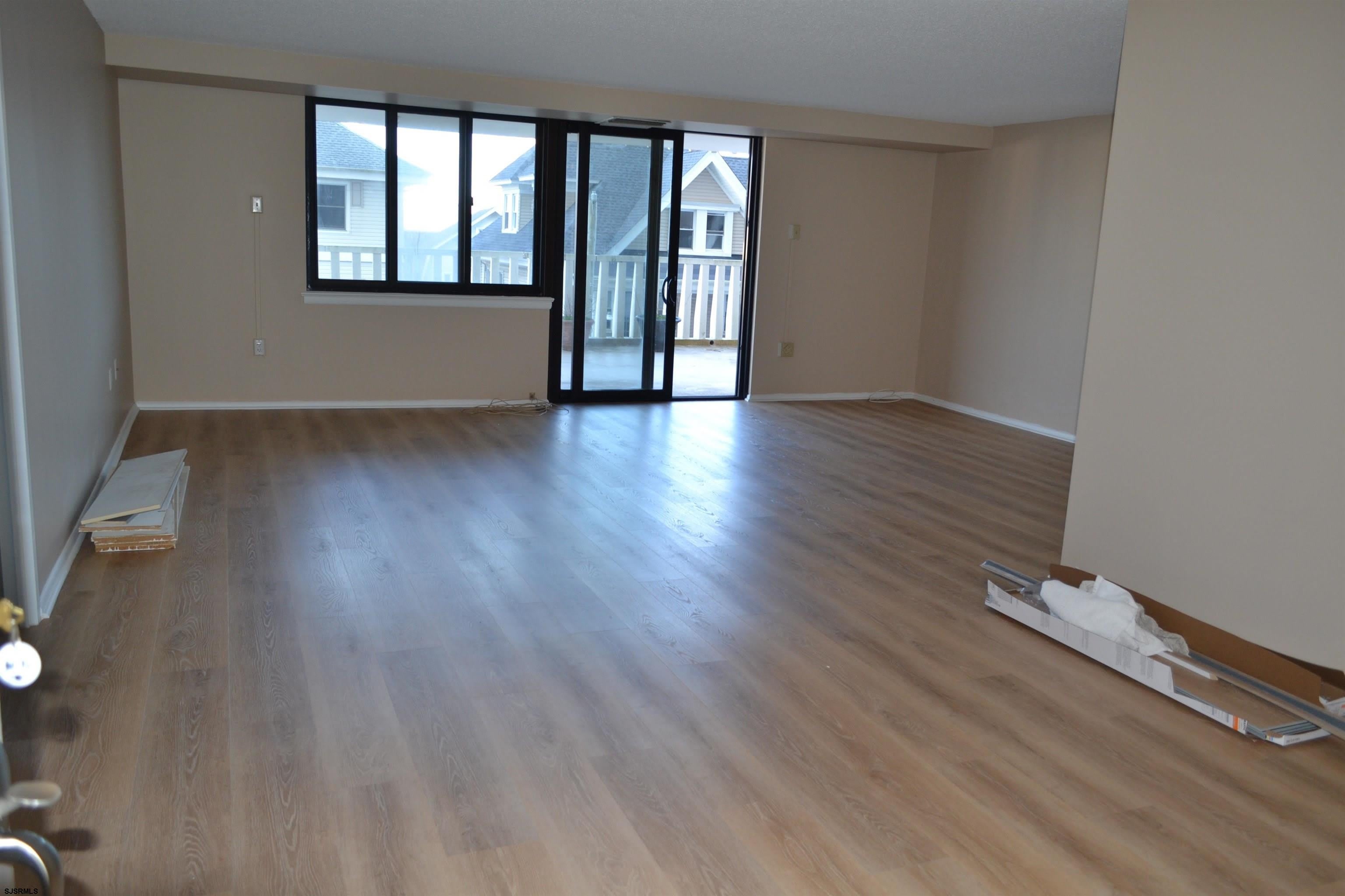 100 S Berkley Square – photo 2