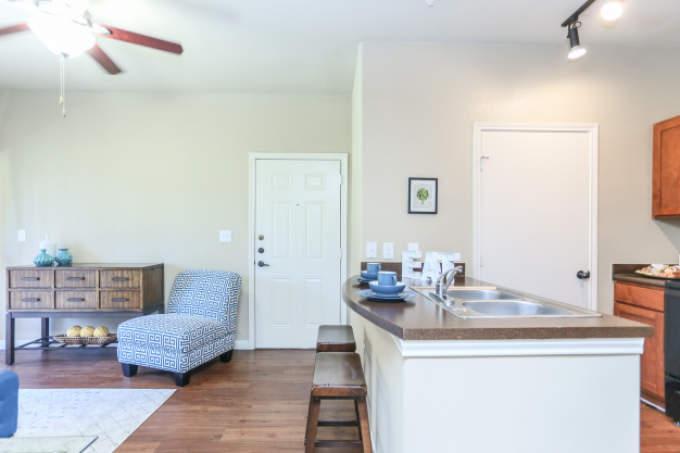 701 Center Ridge Dr, #110 – photo 4