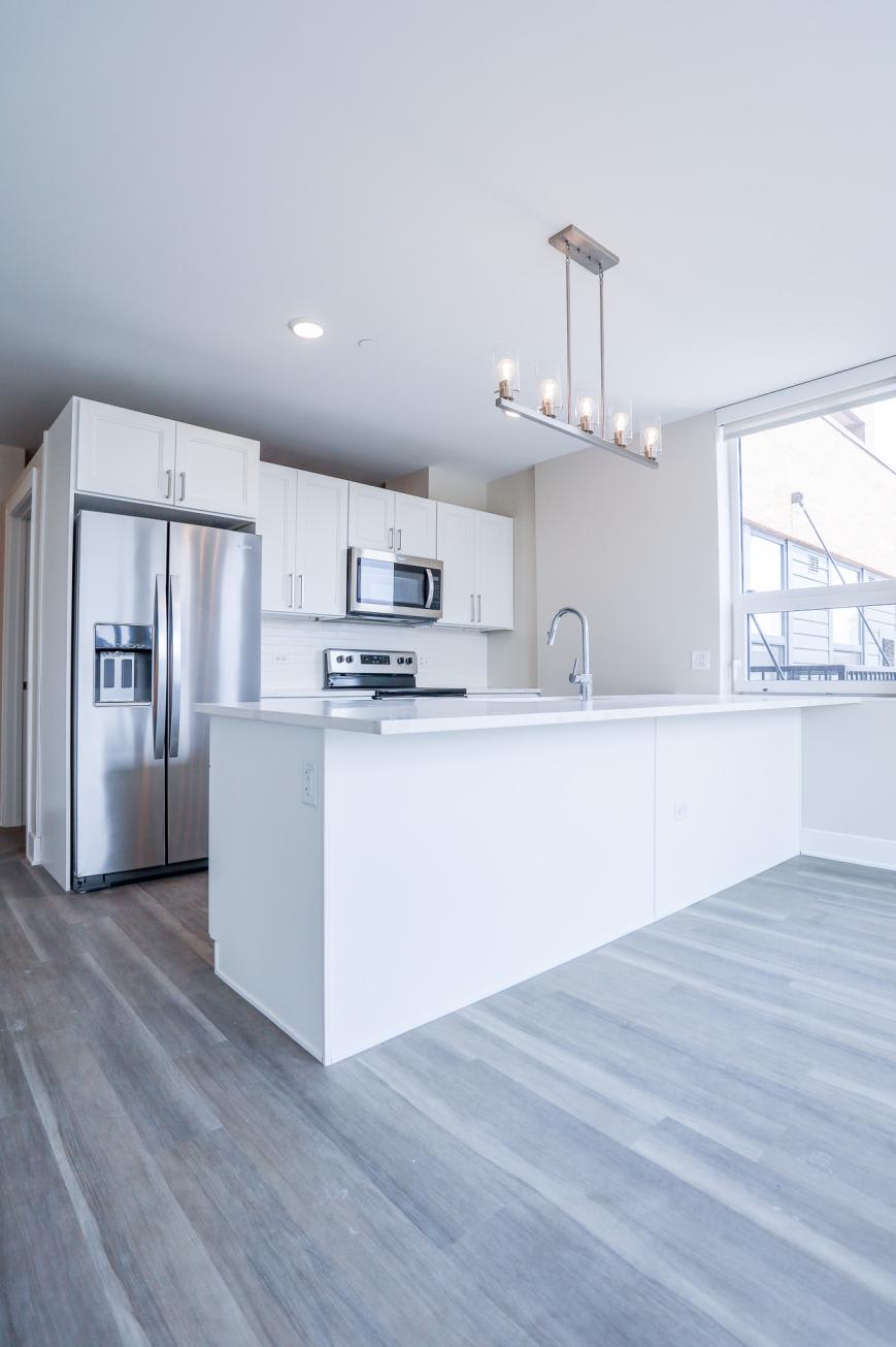 880 Lee St – photo 1