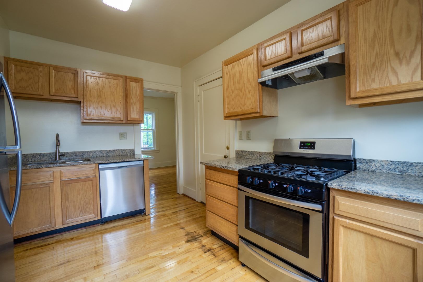 407 Roosevelt Ave – photo 3