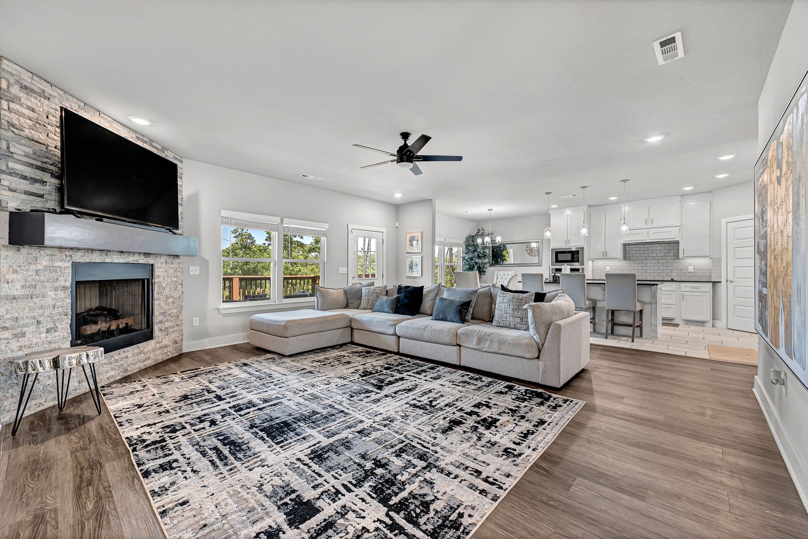 Modern 3-Bedroom Bella Vista Home with Bonus Room and Tiered Deck – photo 1