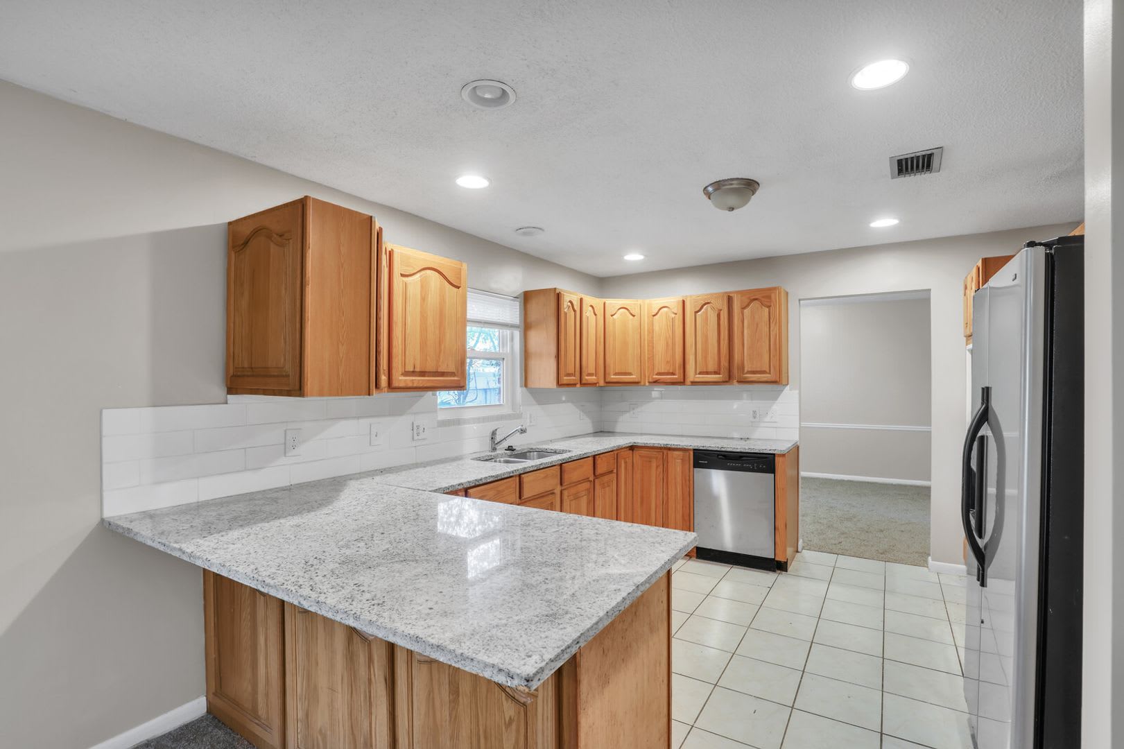 4 bedroom 2.5 bath home in Fort Caroline! – photo 4