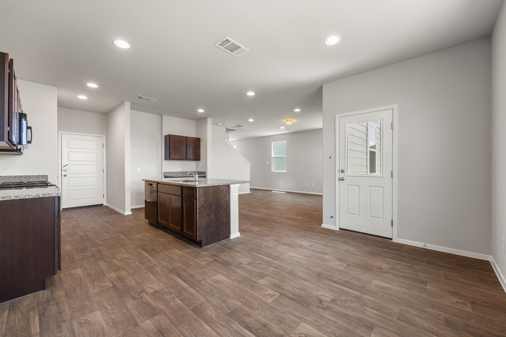 2 Week Free Move In Special Beautiful 3 Bedroom Home With Open Floor Plan Private Backyard In Maxwell – photo 4