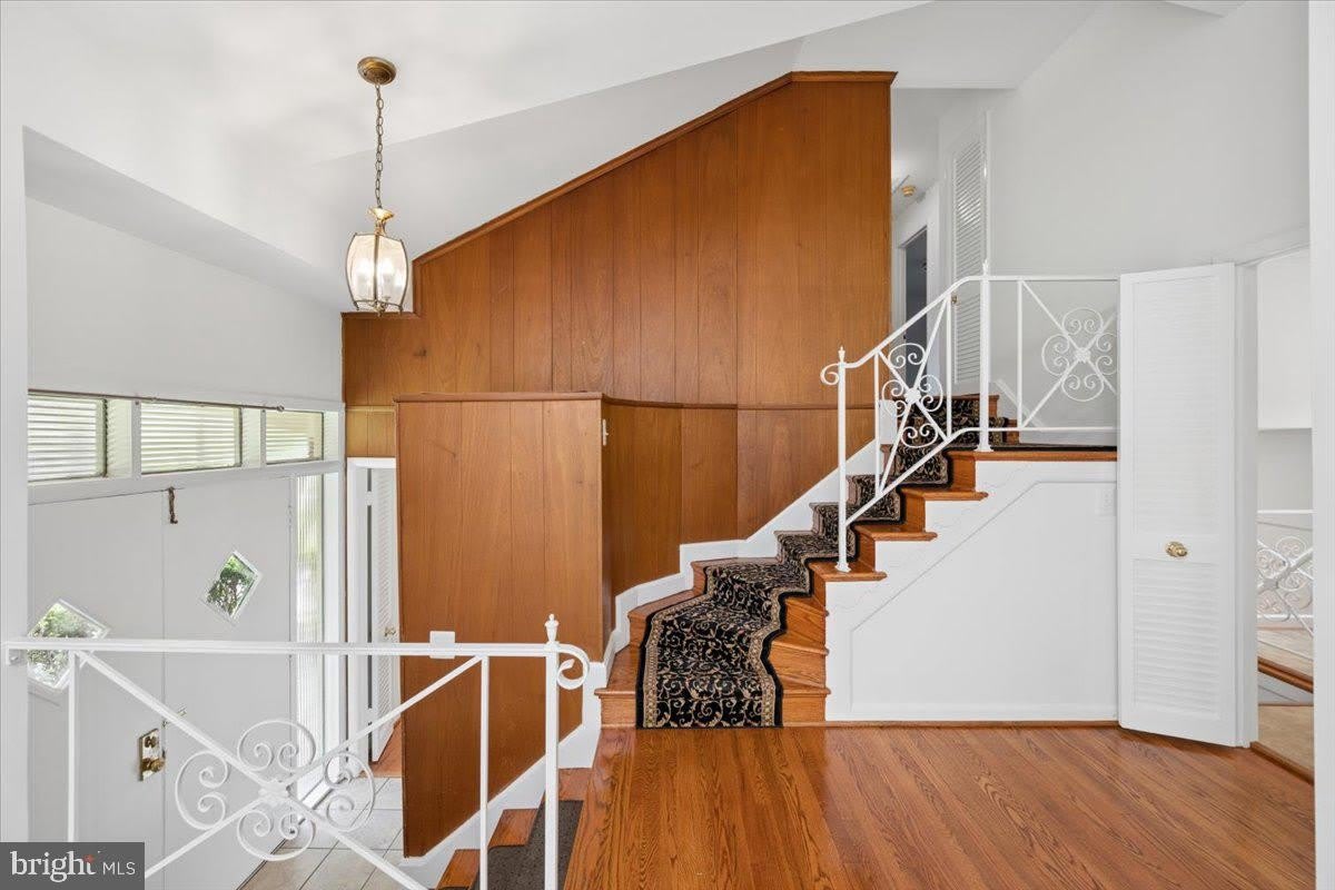 9202 WILMETT Court – photo 3