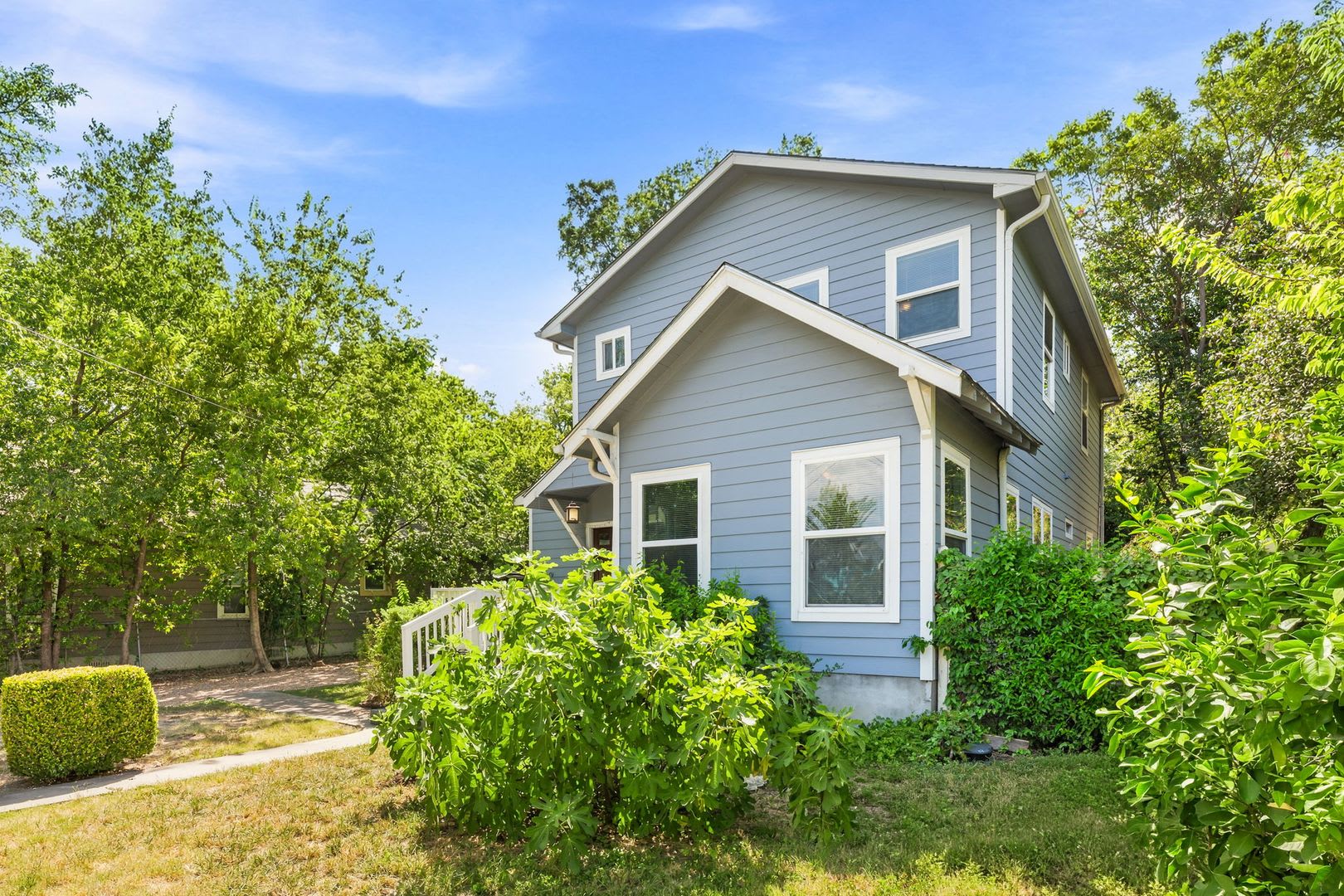 Ut Pre Lease North Campus 6 Bed 3 Bath Remodel High End Kitchen Features Ss Appliances Wood Floors Updated Bathrooms – photo 3