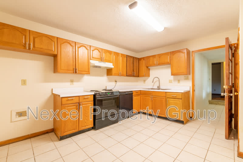 644 Craft Rd., B – photo 3