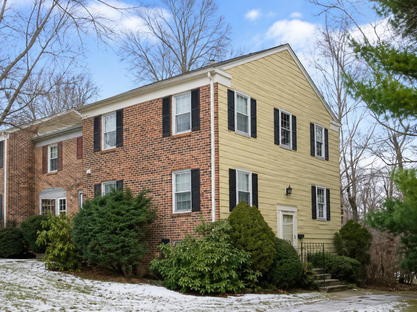 108 Nottingham Court, Blacksburg – photo 1