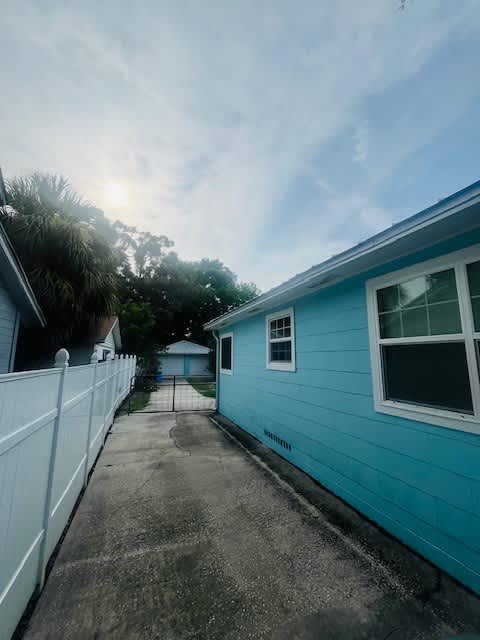 1211 18th Street West – photo 4