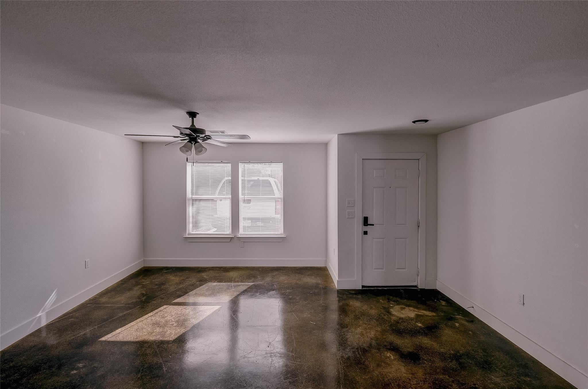 402 Garrett Court – photo 5