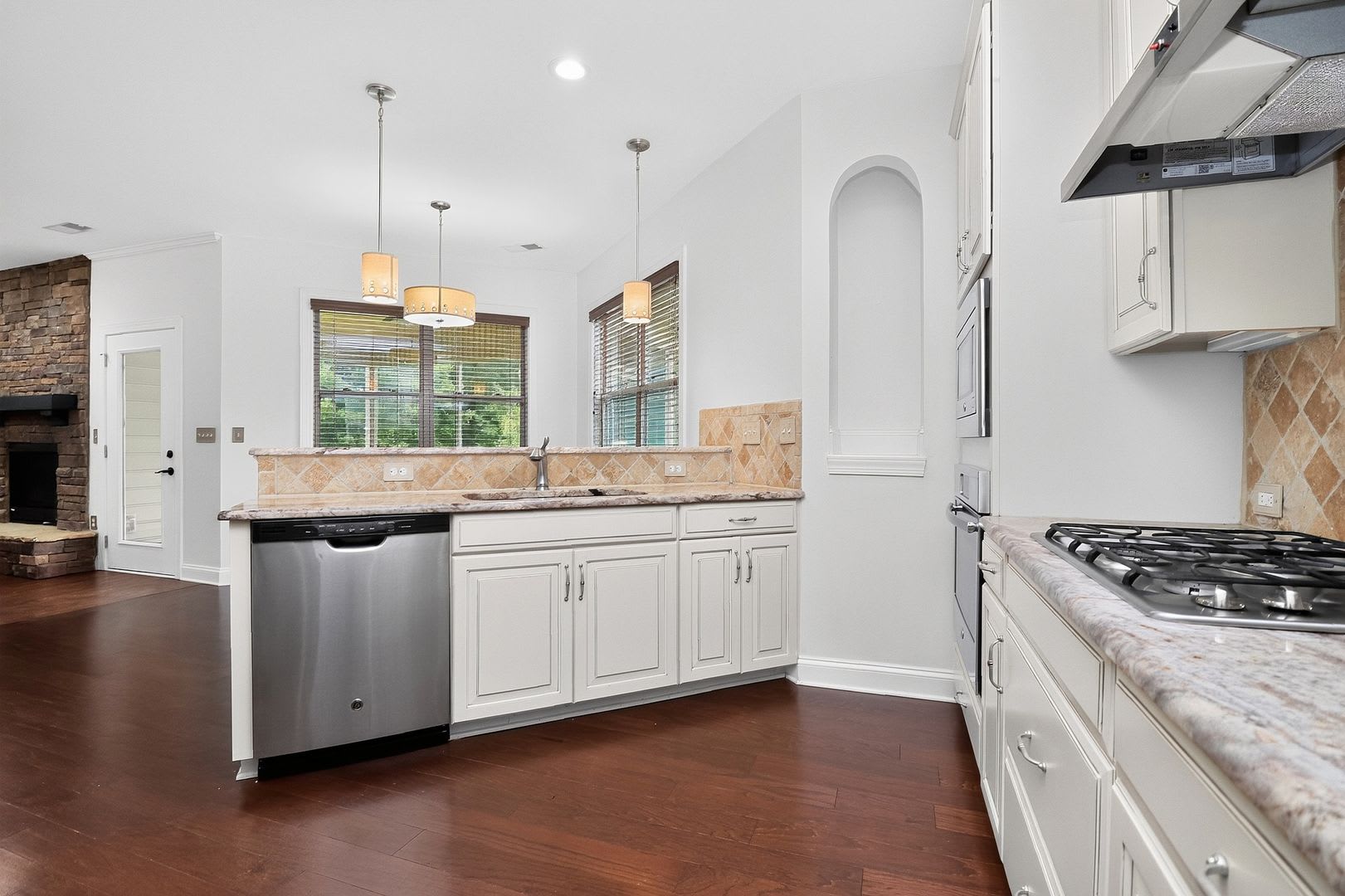 549 Daventry Court – photo 2