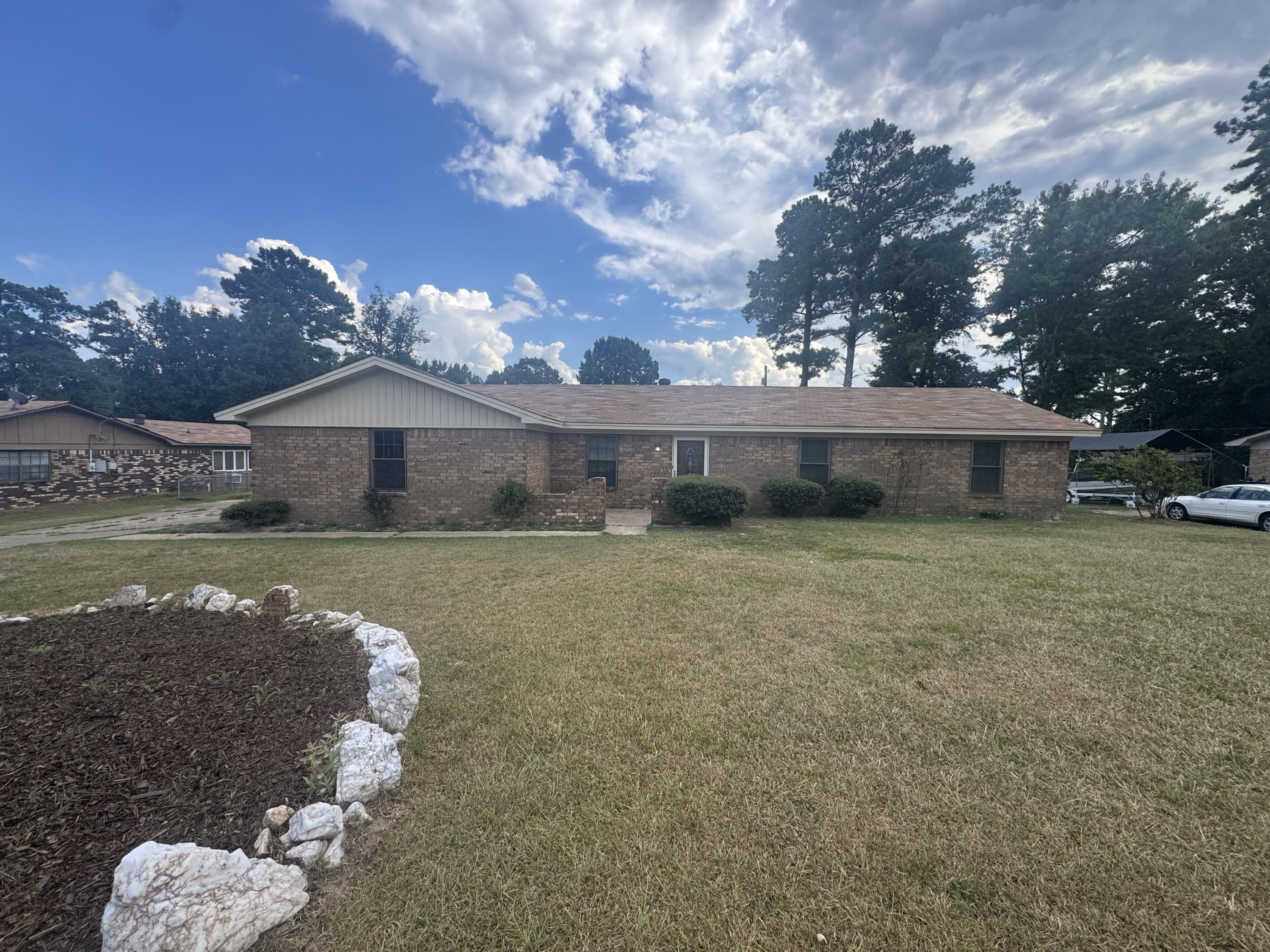 1619 Leawood Drive – photo 2