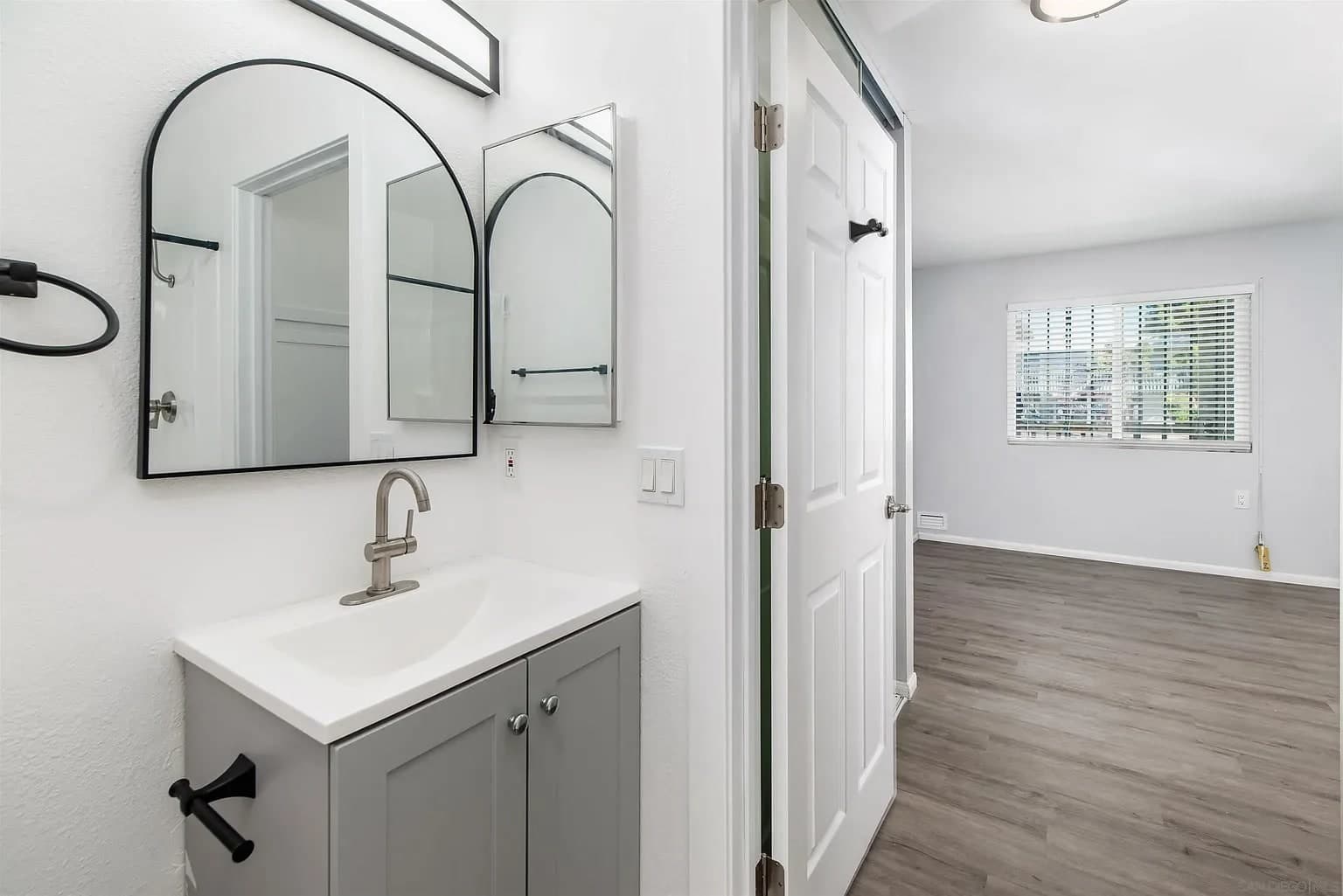 6738 University Ave – photo 5