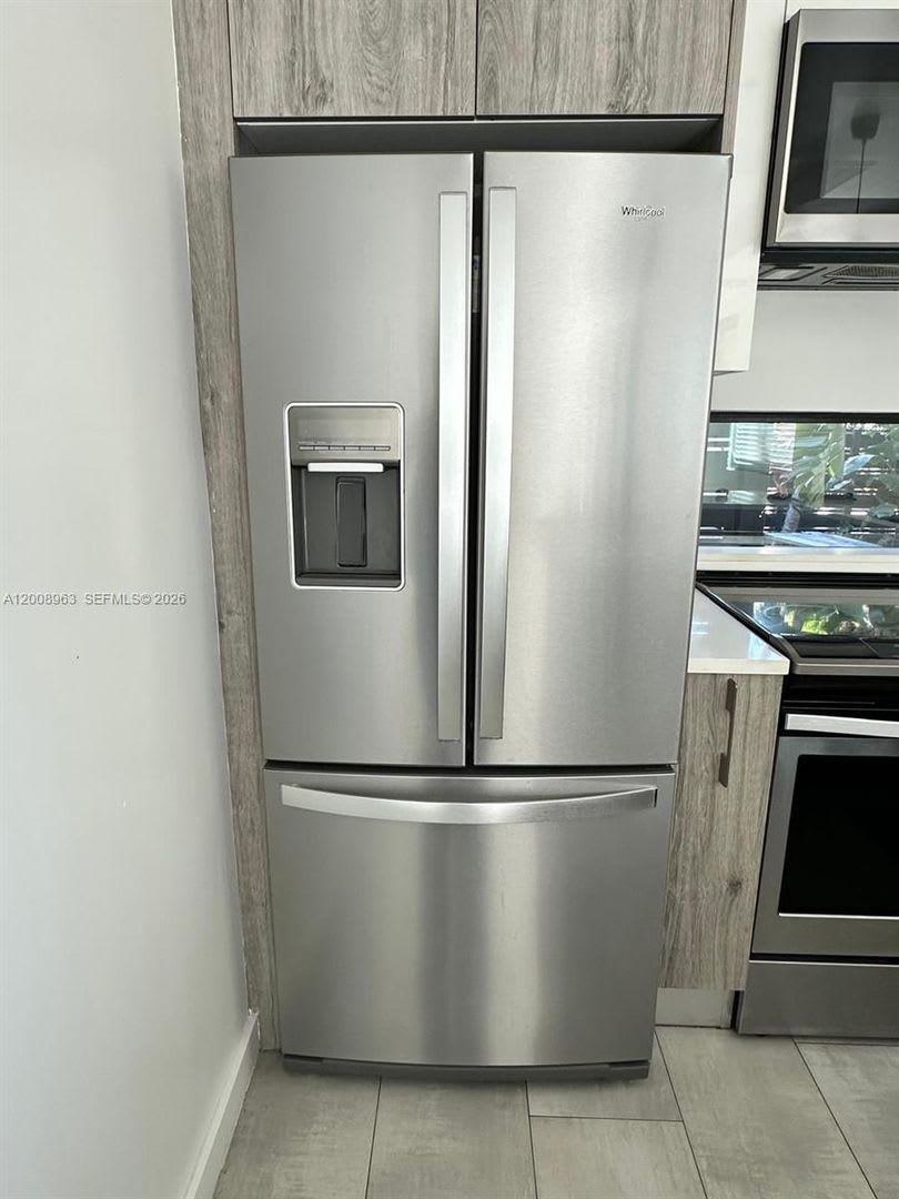 722 NE 15TH AVE #APARTMENT 2 FORT LAUDERDALE, FL 33304 – photo 4