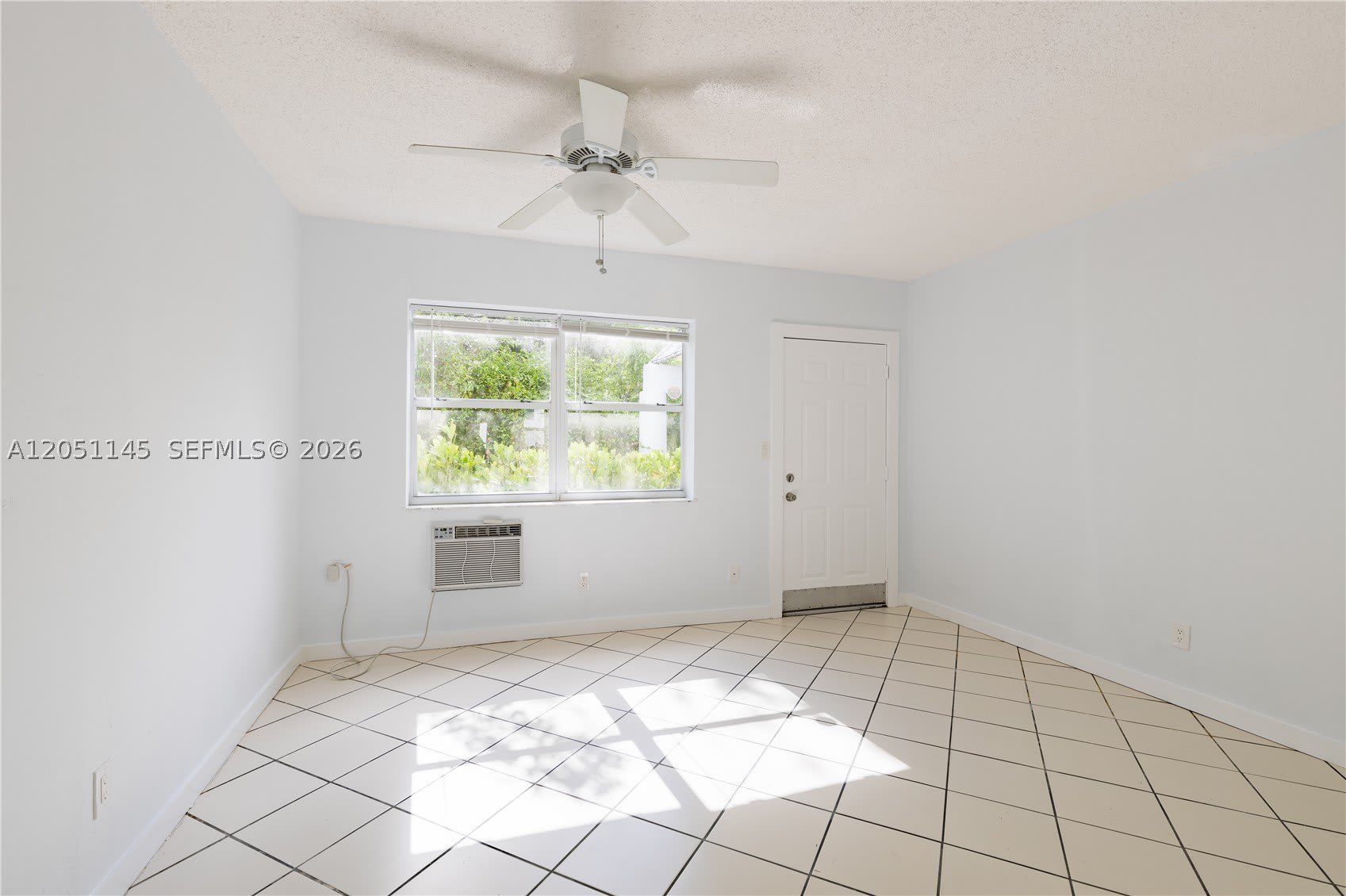 2825 SW 3rd Ave – photo 3