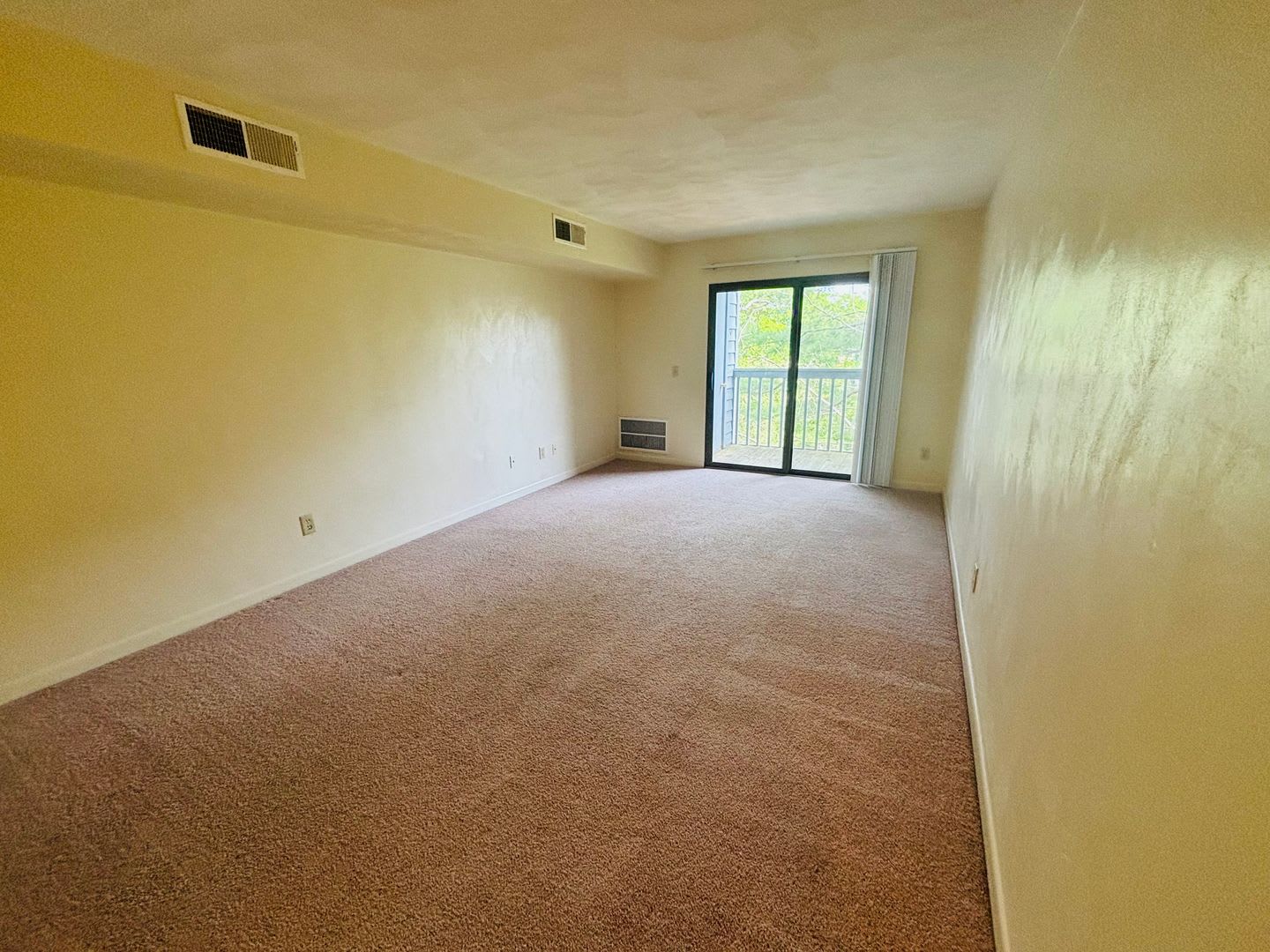 Efficiency 1 Bathroom Condo – photo 2