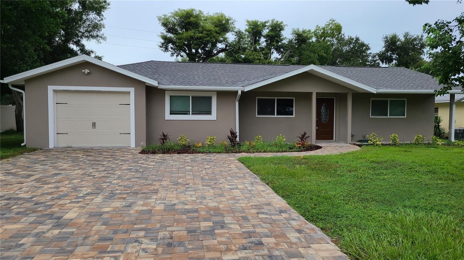 1718 CARDINAL DR – photo 1