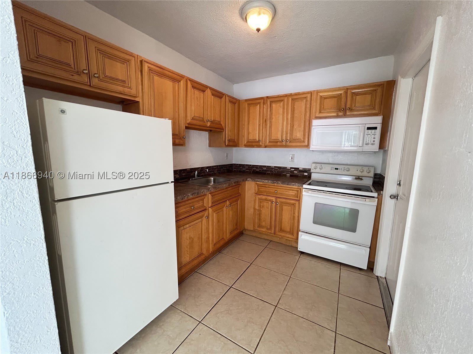 8287 Ne Miami Ct – photo 1