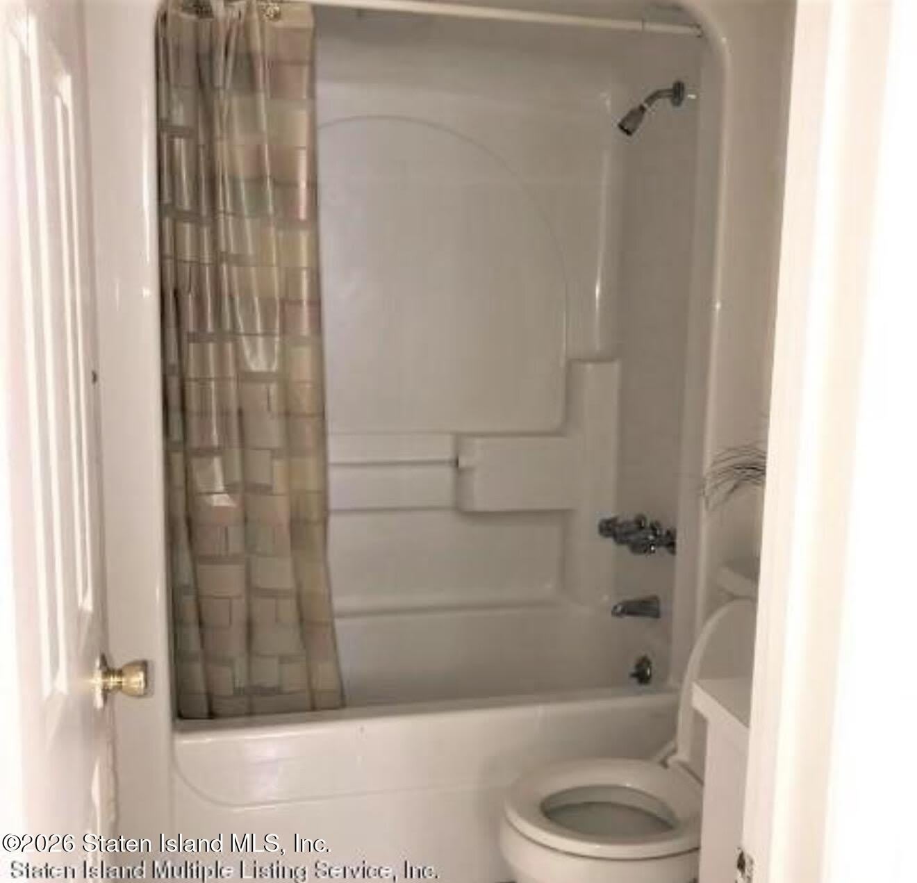 67 Robinson Avenue – photo 4