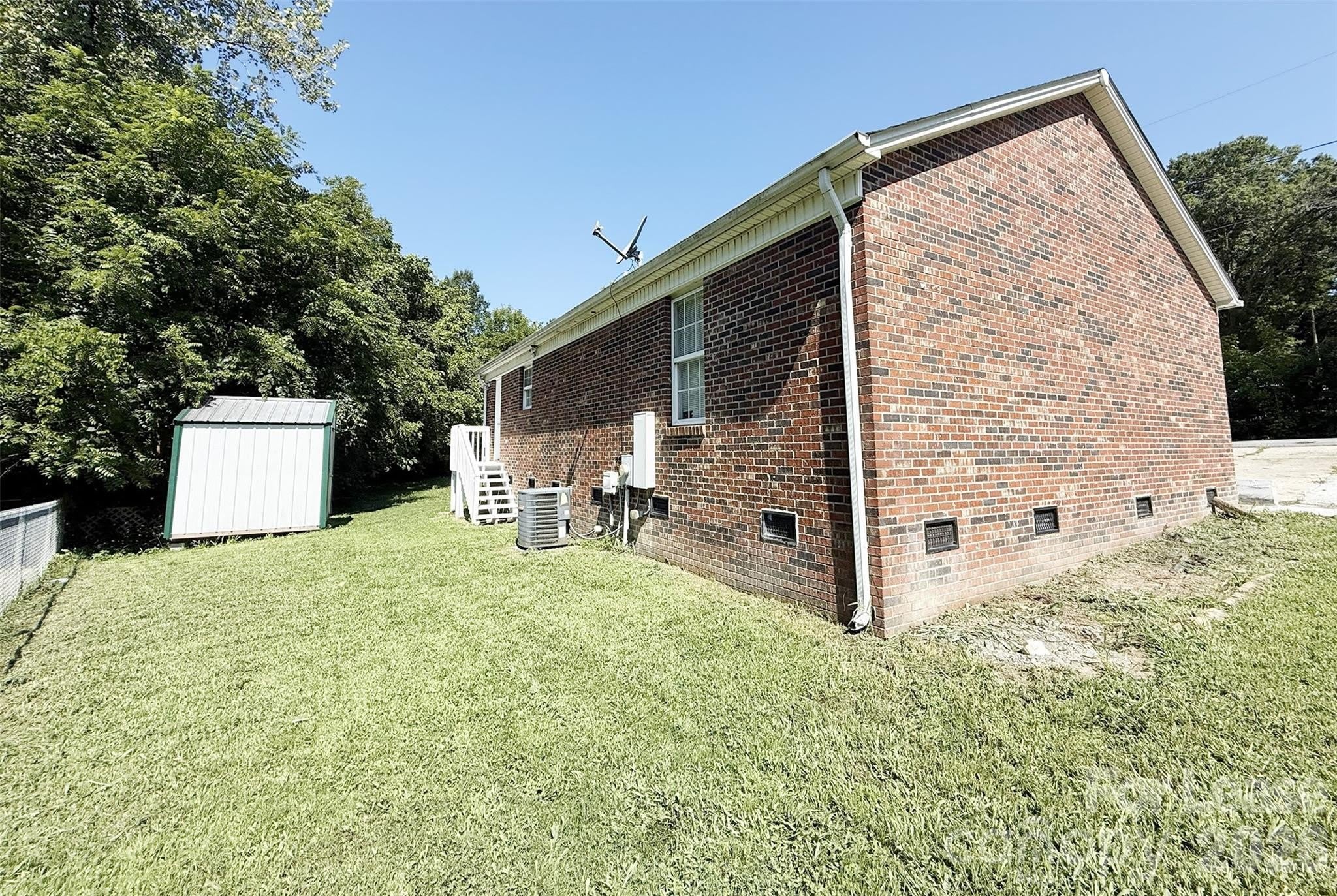 527 E Carpenter Street – photo 5