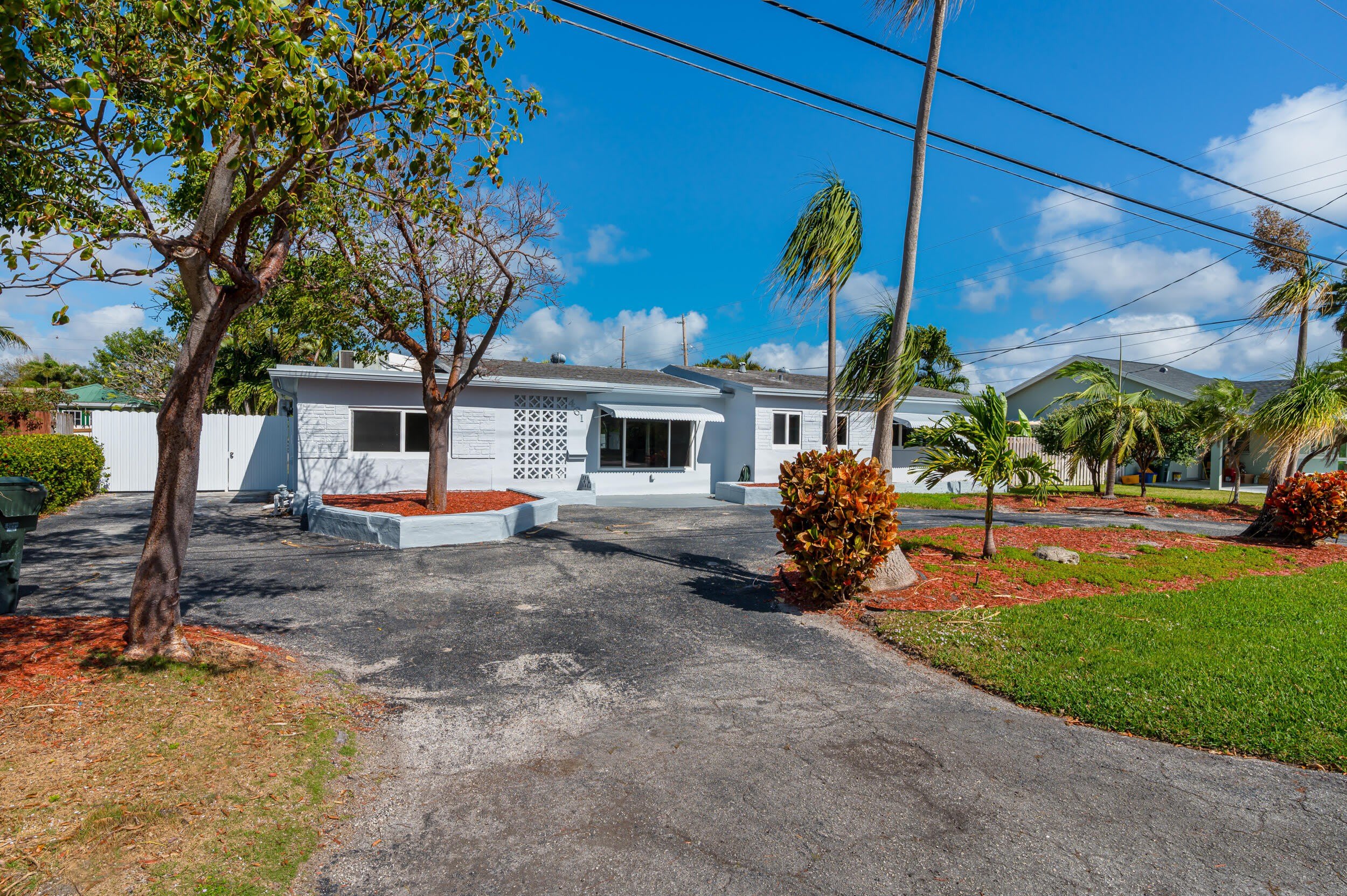461 NE 44TH Street – photo 2