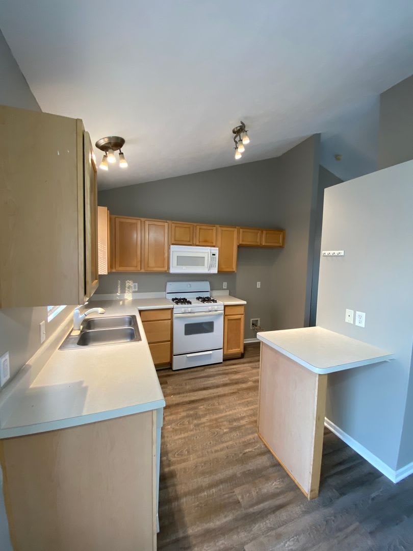 3 Bedroom/ 2 Bathroom $1895 – photo 2