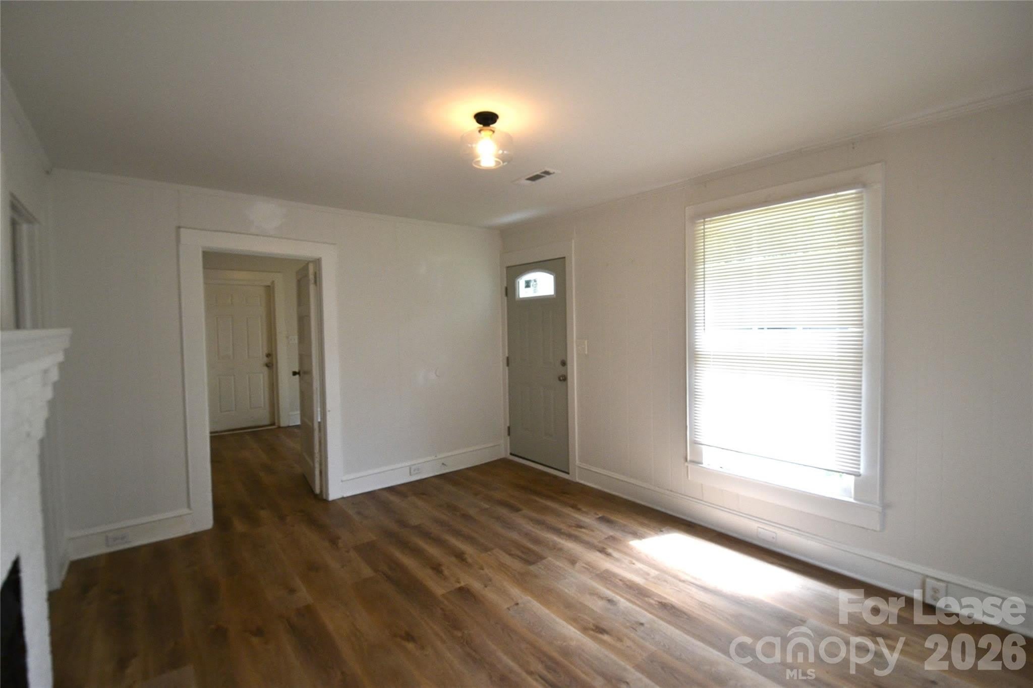 406 W 9th Street – photo 5