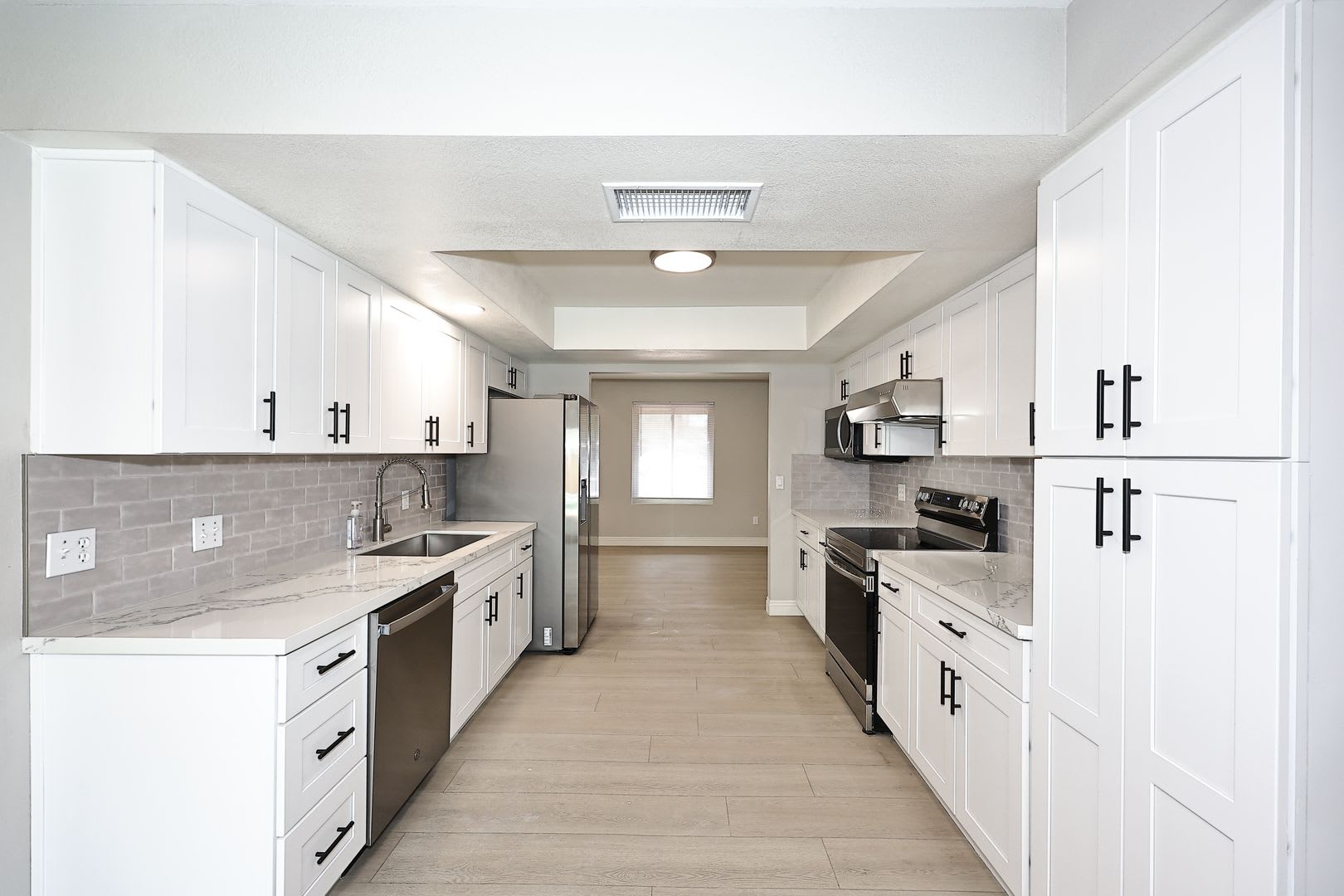 2131 E Geneva Dr Tempe Az 85282 – photo 4