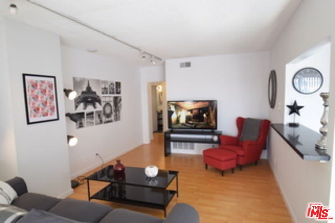 1940 Carmen Ave – photo 5