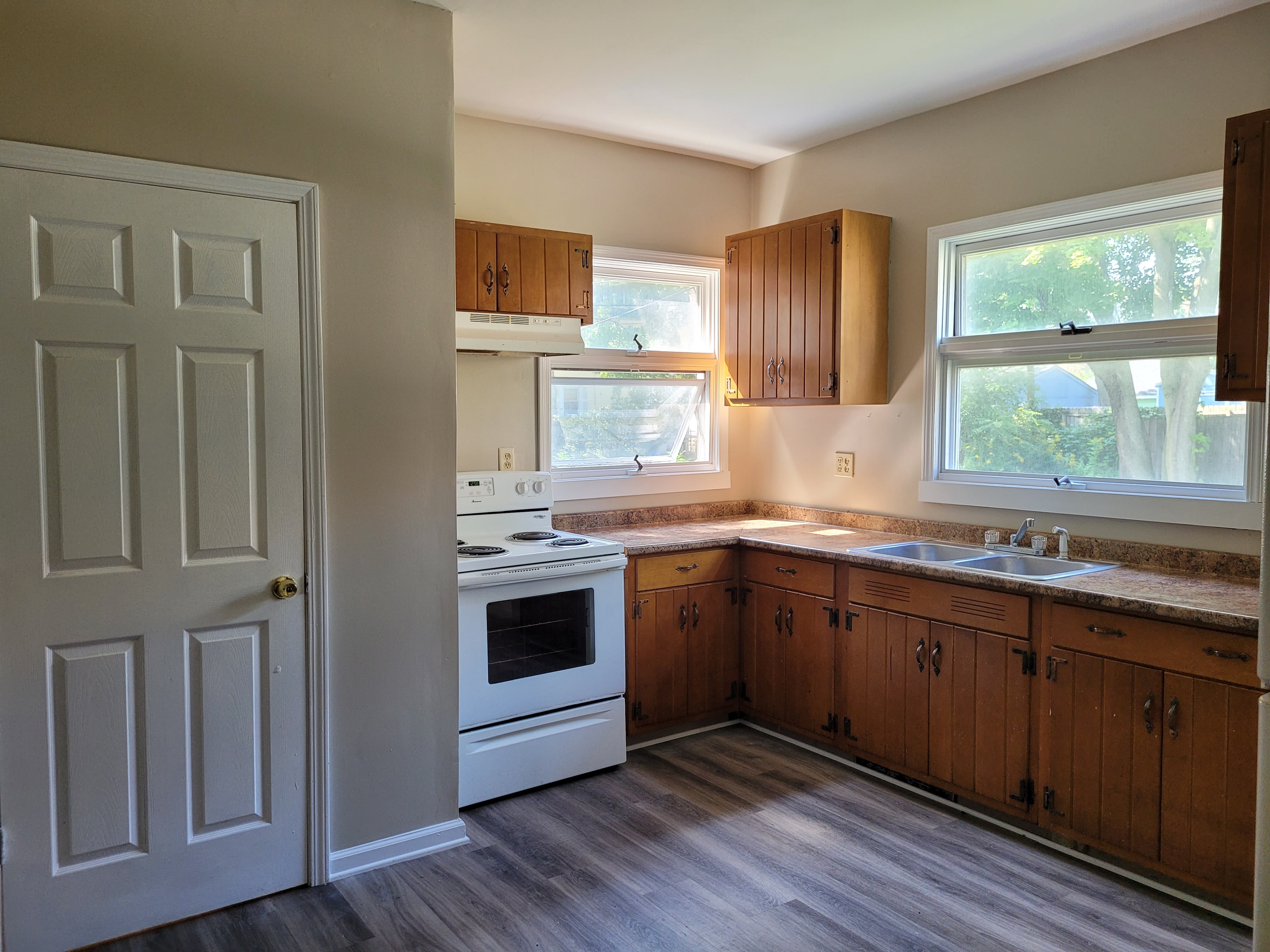 287 Electric Ave – photo 5