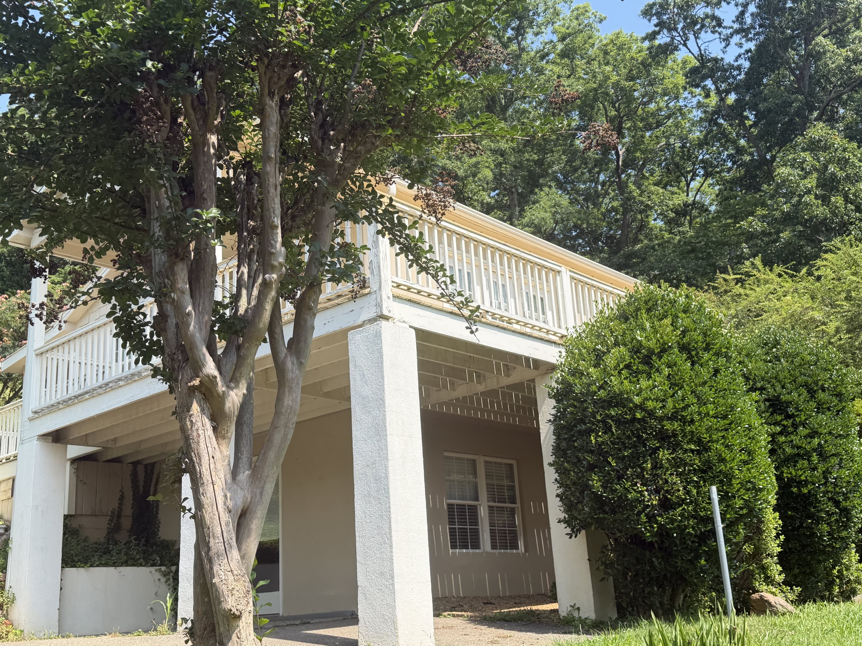1860 Crescent Drive – photo 3